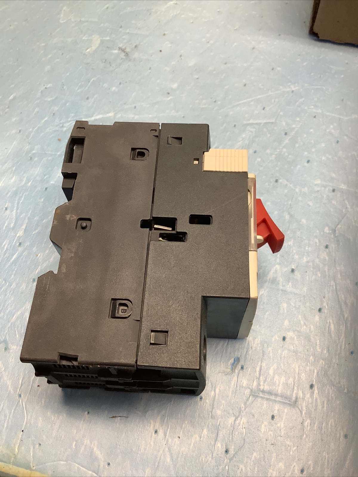 TELEMECANIQUE GV2-ME07 MOTOR PROTECTOR CIRCUIT BREAKER 1.6-2.5A (st122)