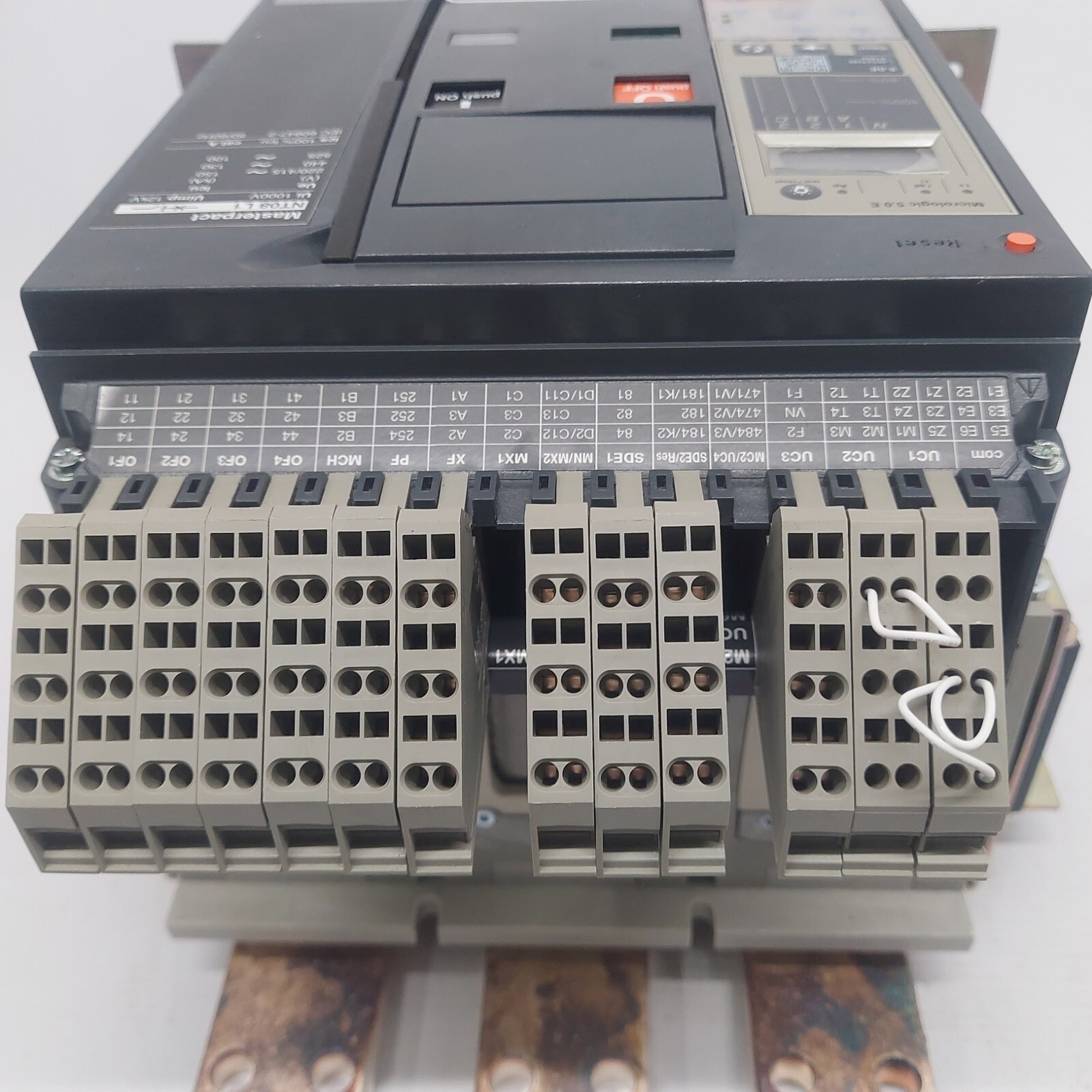 NEW SCHNEIDER MICROLOGIC 5.0 MASTERPACT NT08L1 13PEF5.0E Ui1000V TAIWAN
