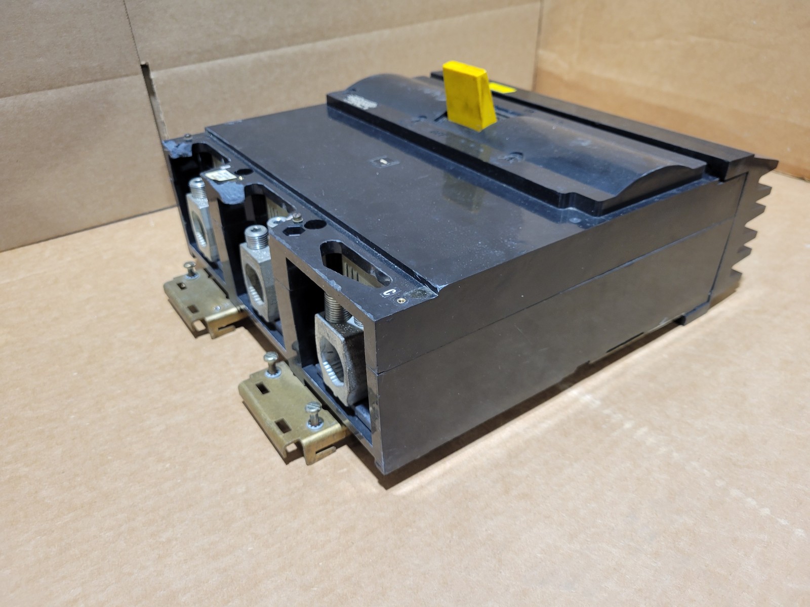 Square D IL34300 I-Limiter Circuit Breaker 300A 3P 480V Type IL