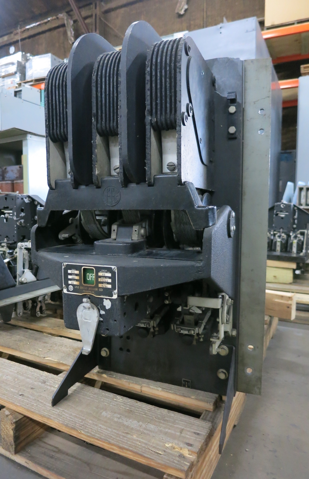 ITE KB 600A Air Circuit Breaker 600V KB600 600 Amp 600 VAC KB600A I-T-E