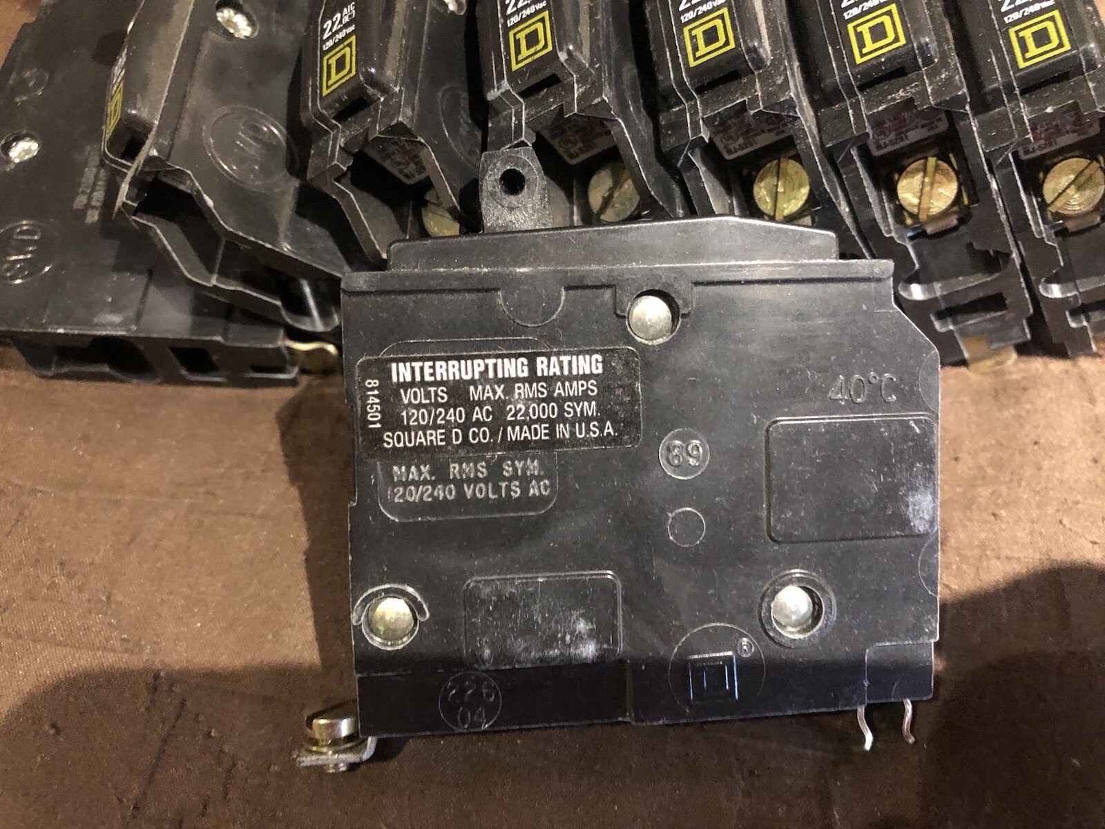 LOT OF 8 NOS Square D QOB120VH 20 A Circuit Breakers 22KA SHIPS FREE