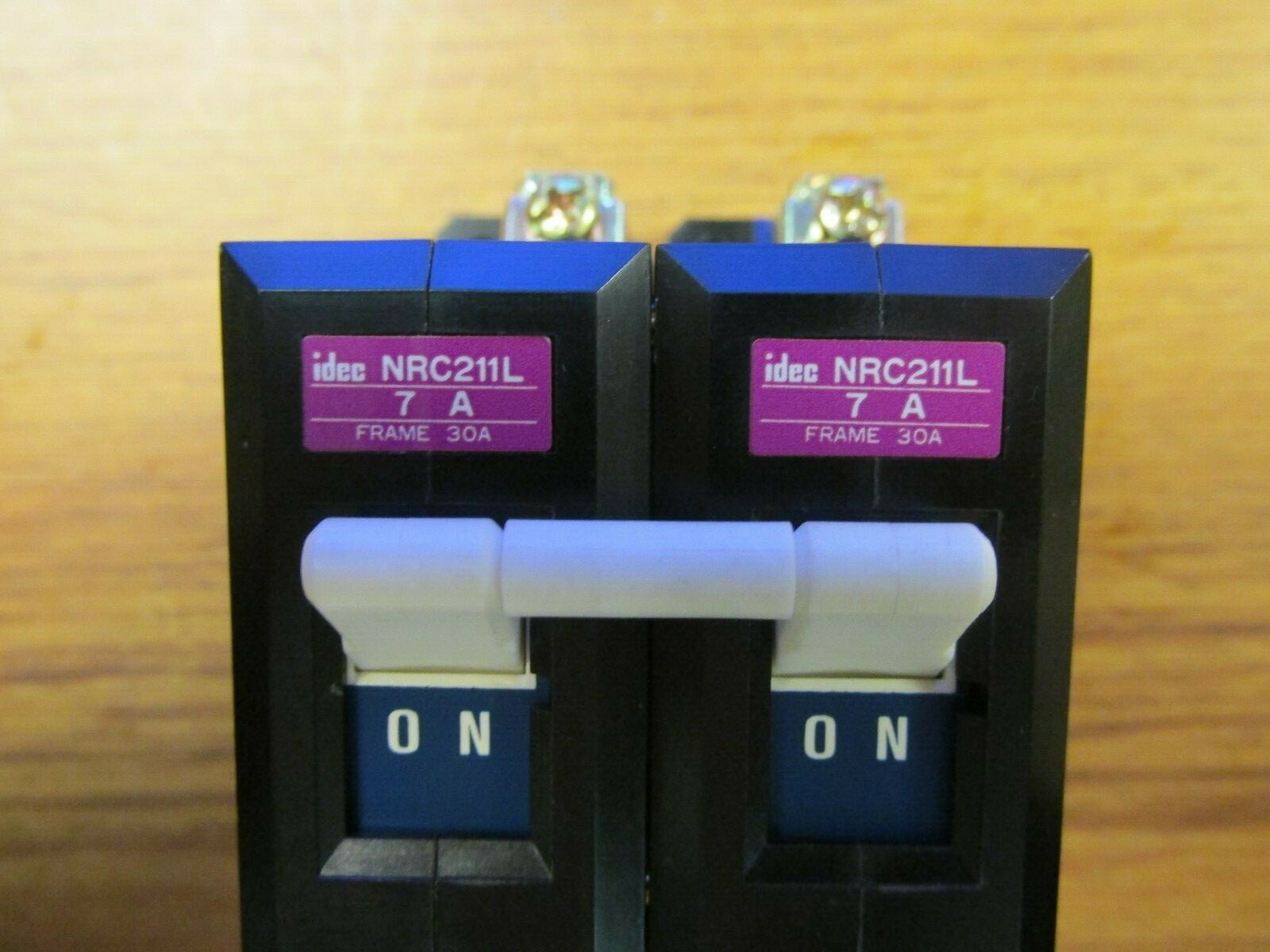 NEW.. IDEC CIRCUIT PROTECTOR 7A FRAME 30A, CAT# NRC211L-7AAA … YG-06