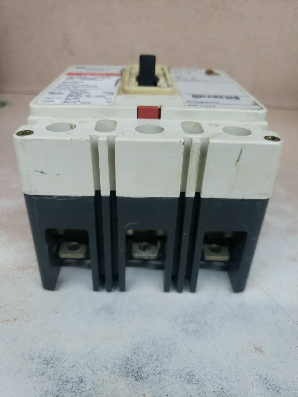 Cutler Hammer ED3100 3 pole 100 amp 65kA@240v Circuit Breaker SEE PICS