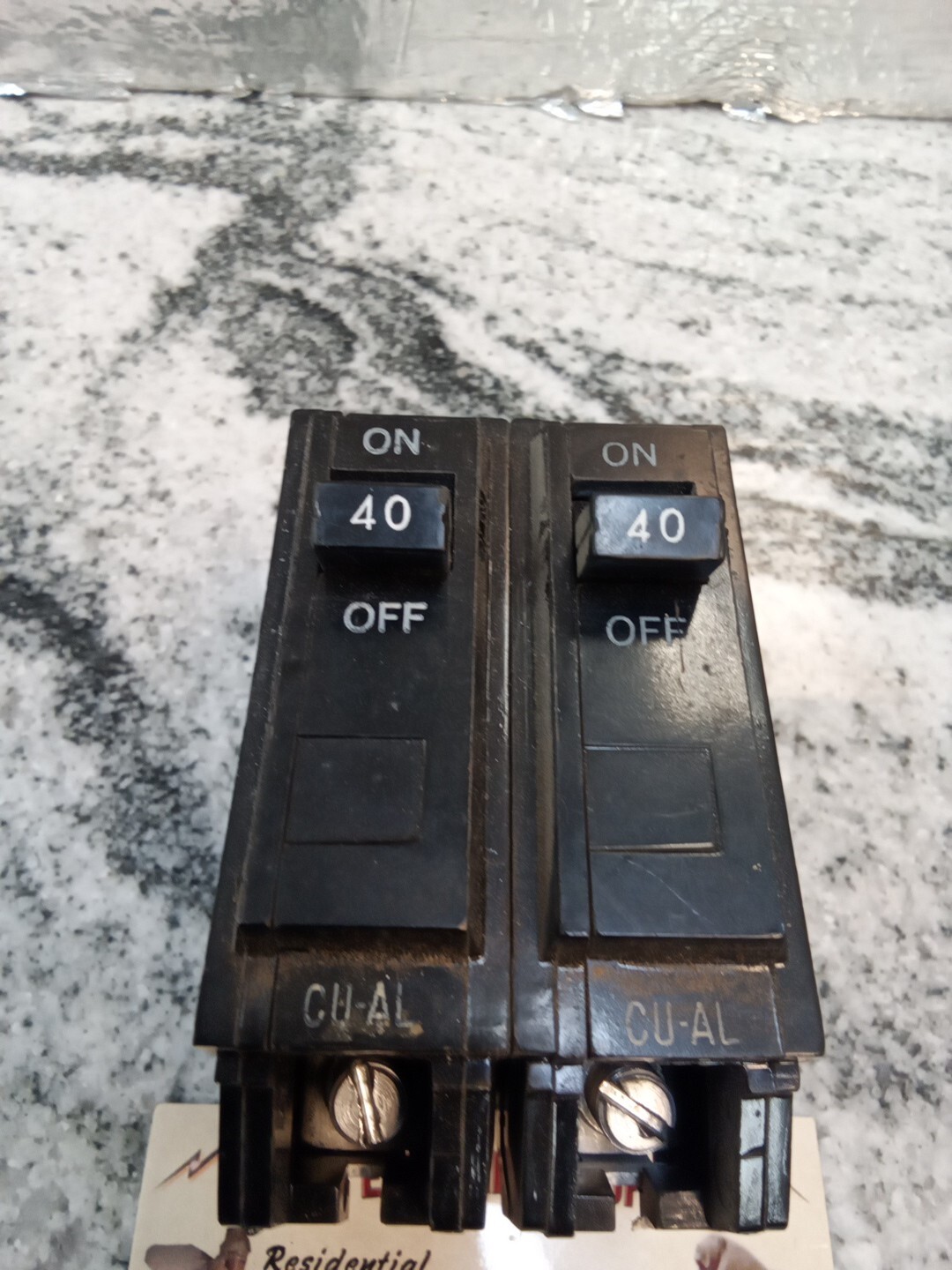 GE TQL2140 40A 2POLE 120/240VA TYPE TQL GROVE BREAKER/MISS HAND/USE(5DB3