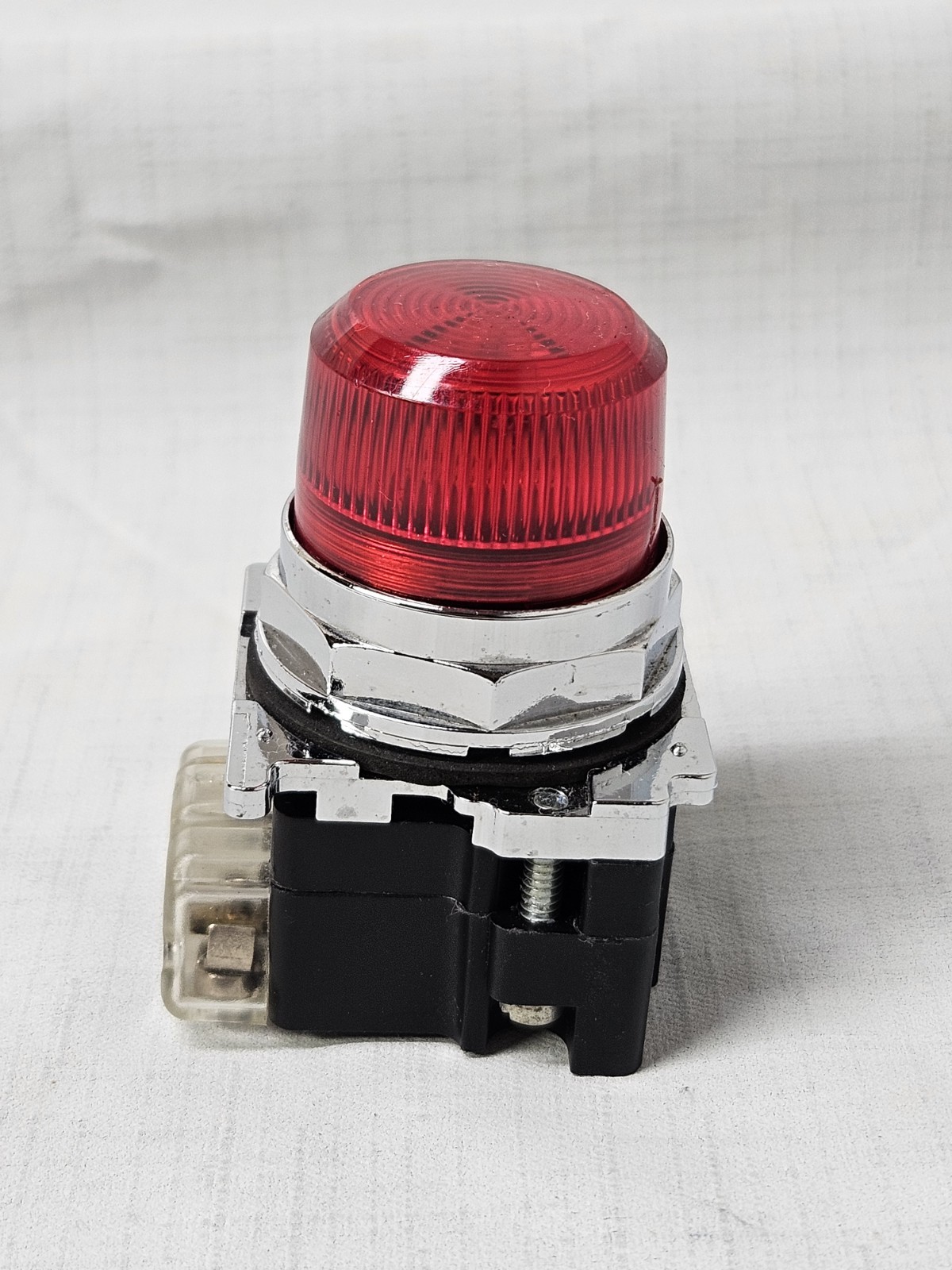 Cutler Hammer 10250T34R Red Pilot Indicator Light 120V 10250T Heavy Duty USA…