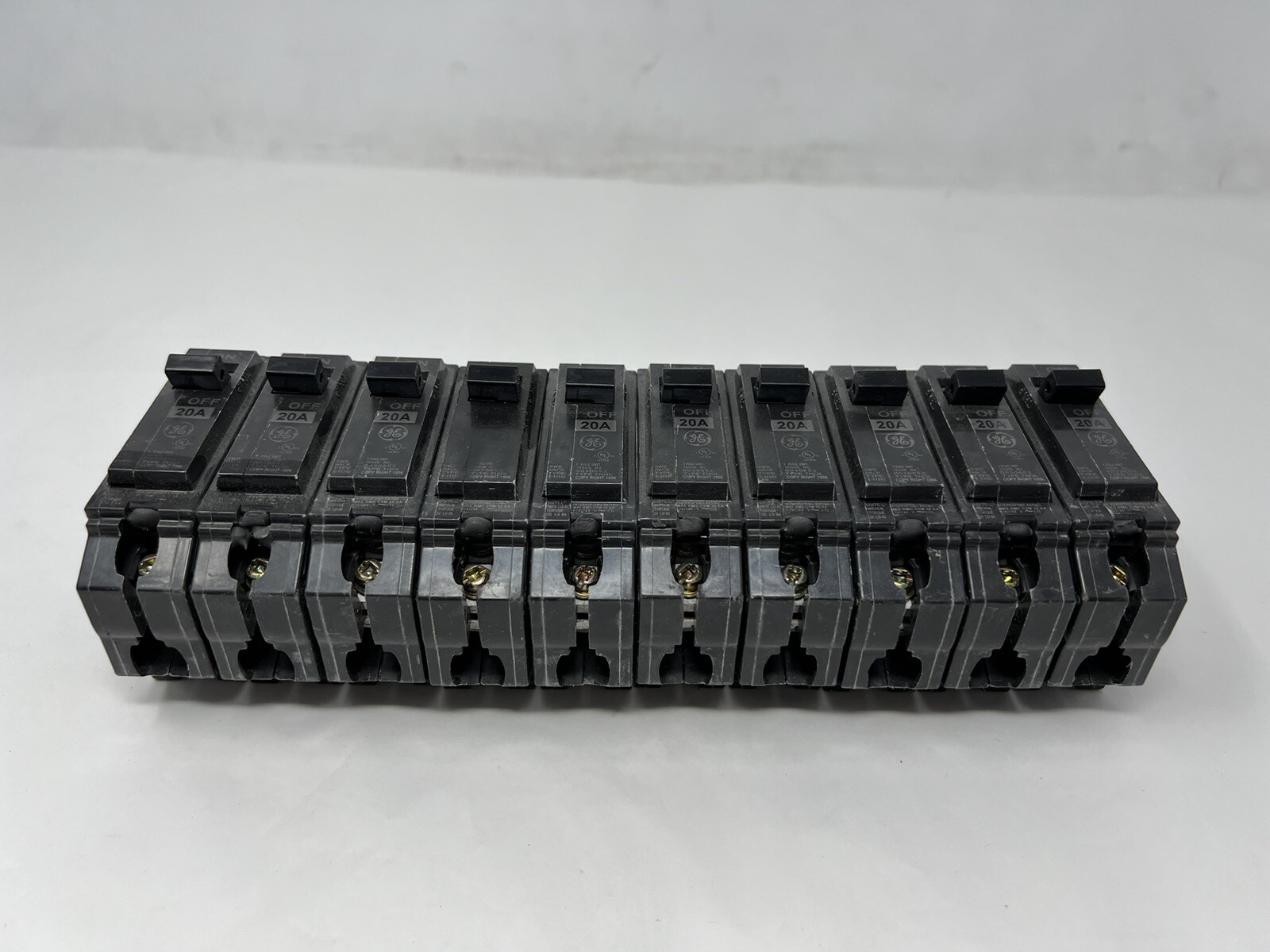 (Lot of 10) GE Q-Line 20 Amp 1 in. Single-Pole Circuit Breaker Free Shipping!!!