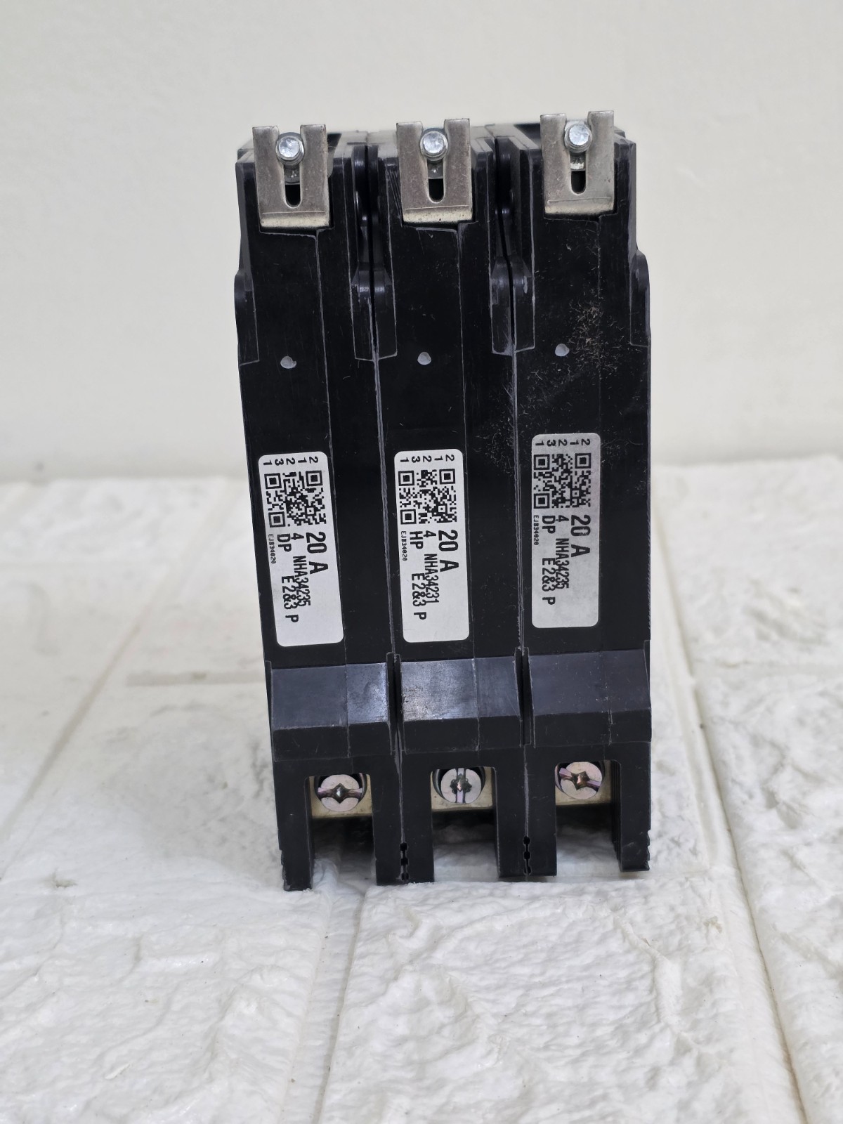 Square D EJB34020 20A 3P Circuit Breaker [1]