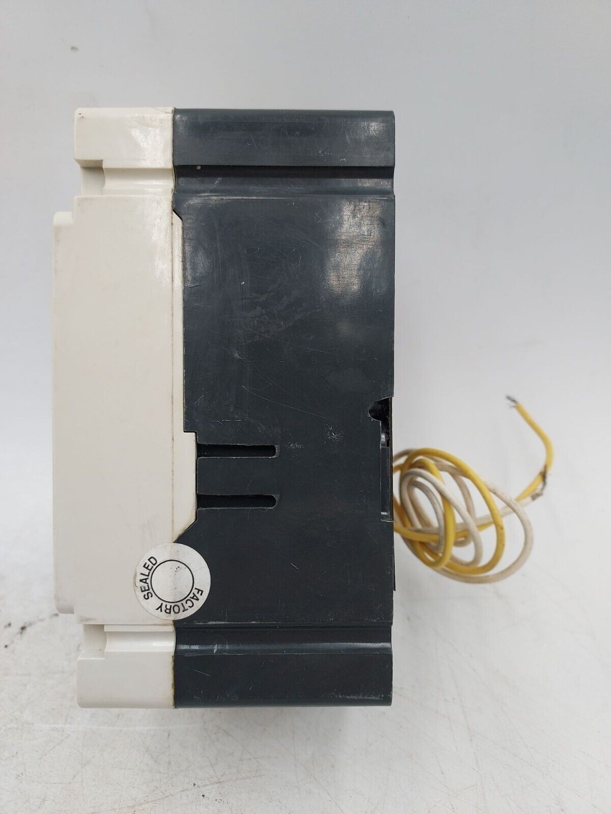 EATON CH ED3150L Circuit Breaker 150A 3P 240V ED 65k 150 Amp Shunt Bolt On
