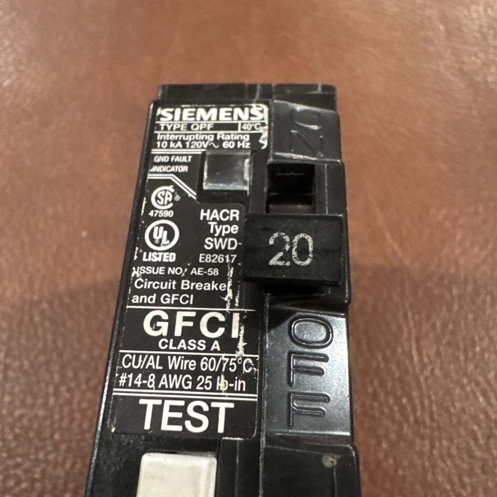 Siemens QPF120 20 Amp 1 Pole 120V Type QPF GFCI Plug In Circuit Breaker 1P 20A