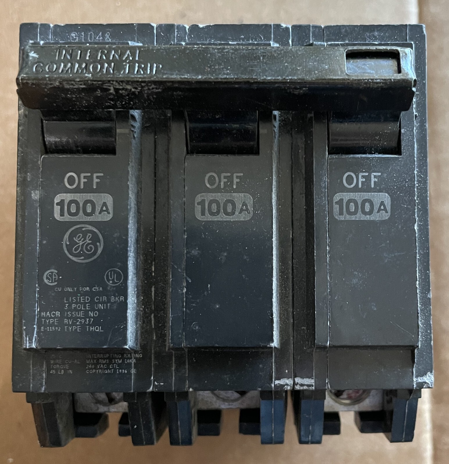 GE THQL3100, 3 Pole, 100 A Circuit Breaker