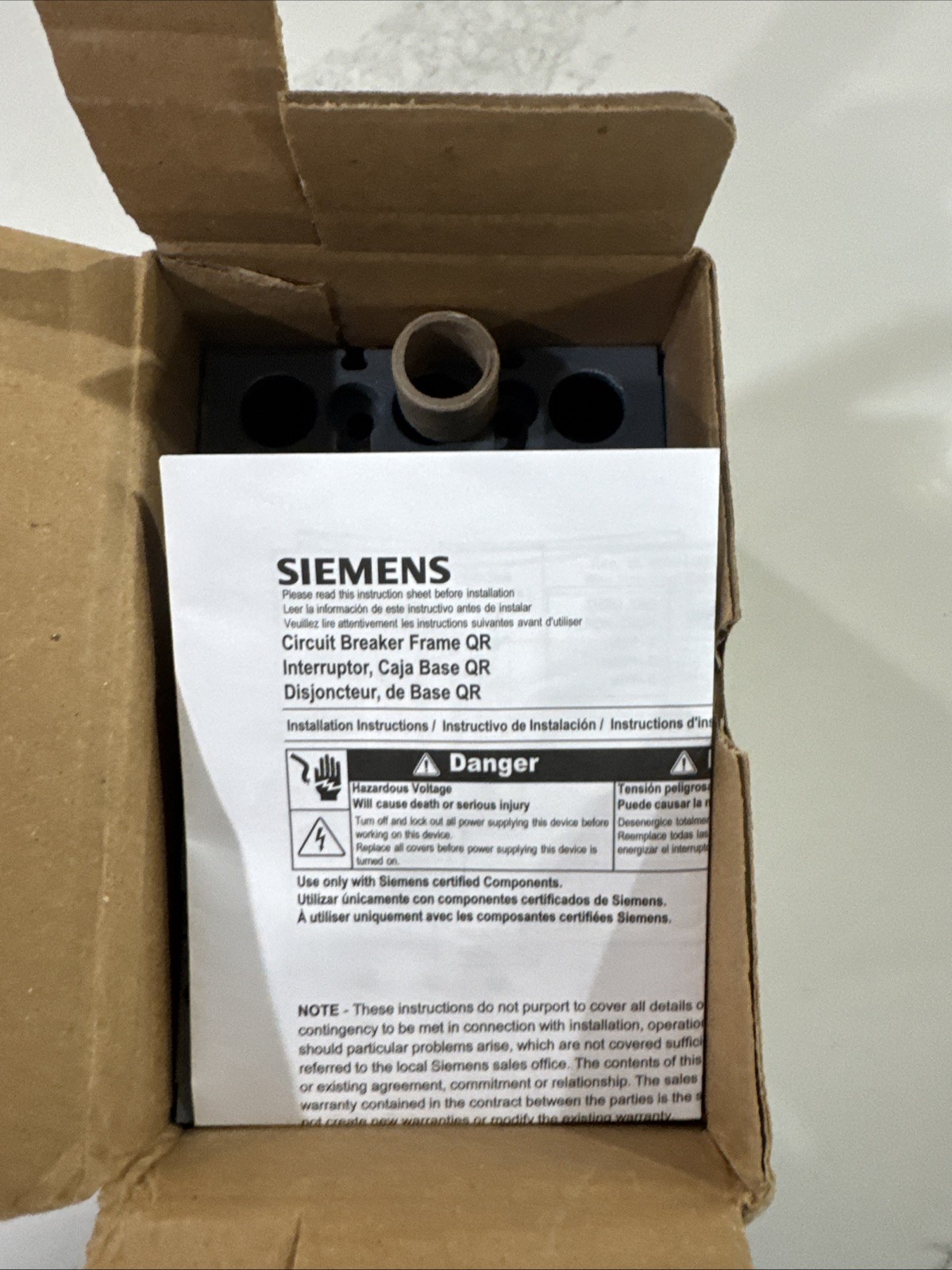 Siemens QR23B200 200A 3P 240V 10kA Type QR2 Molded Case Circuit Breaker