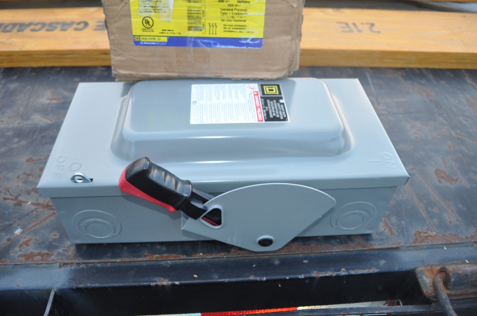 HU362 Square D 60 Amp 600V Non Fusible Nema 1 Indoor Disconnect