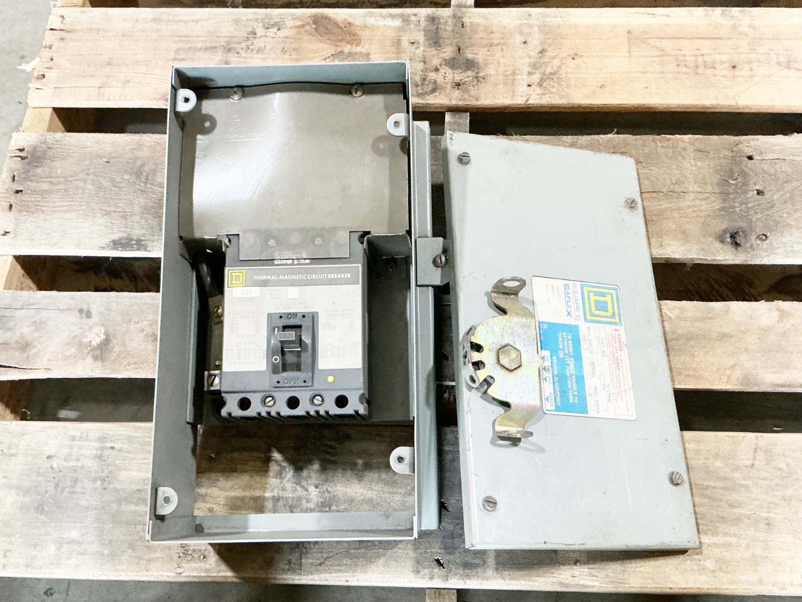 Square D SD75460 Circuit Breaker Plug In Unit 690V 60A series 3 3P4W