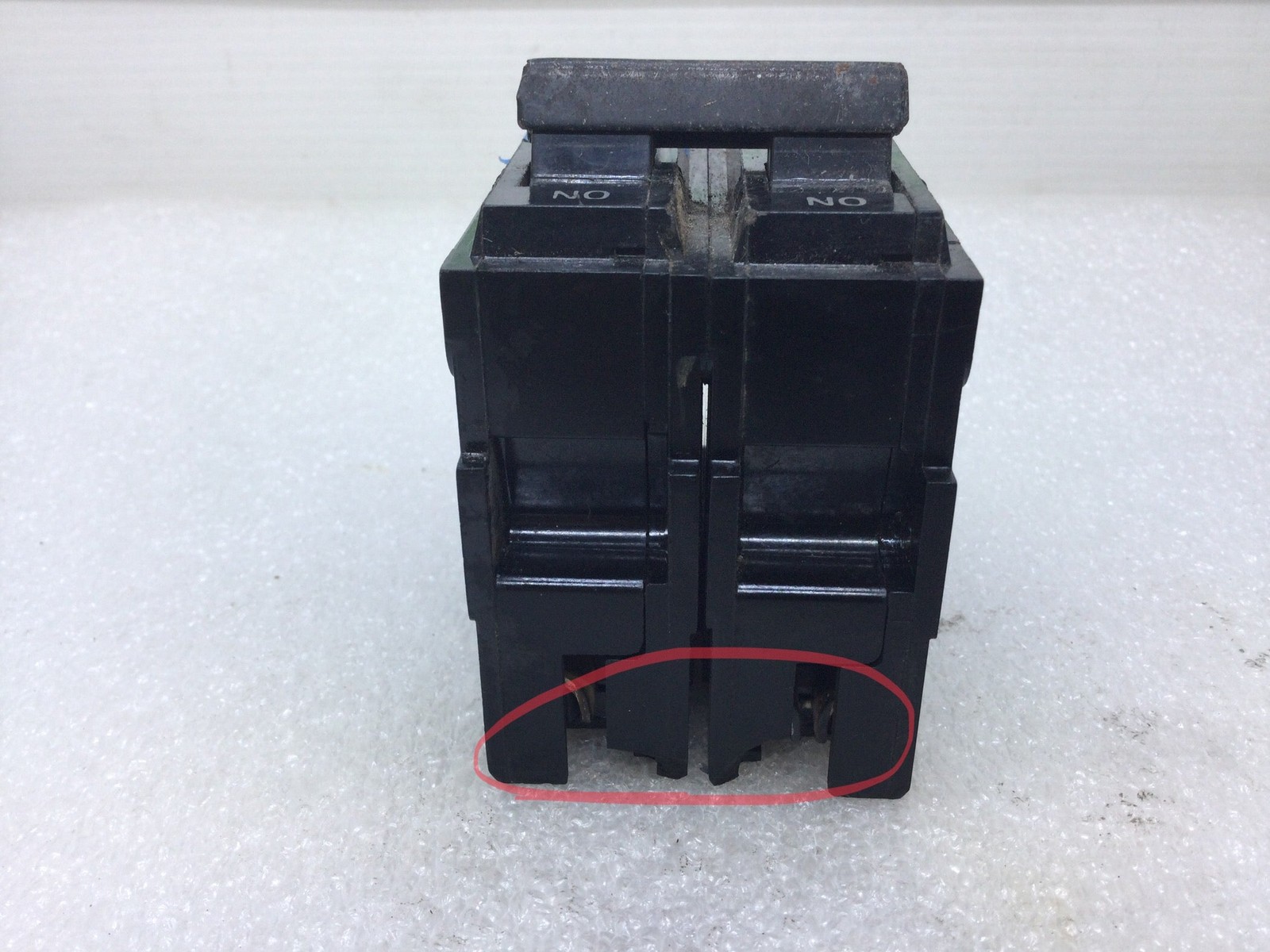 General Electric TQL2120 20 Amp 2 Pole 120/240V Type TQL Breaker – Cosmetic Flaw