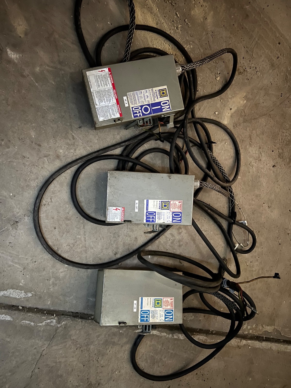 square D bus bar iline and bus plugs system