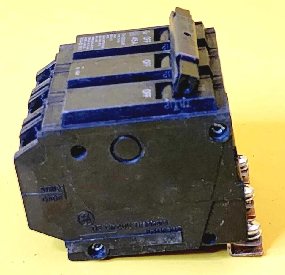 ⚡GENERAL ELECTRIC GE BY ABB THHQB32045 45AMP 3POLE 120/240 VAC CIRCUIT BREAKER⚡