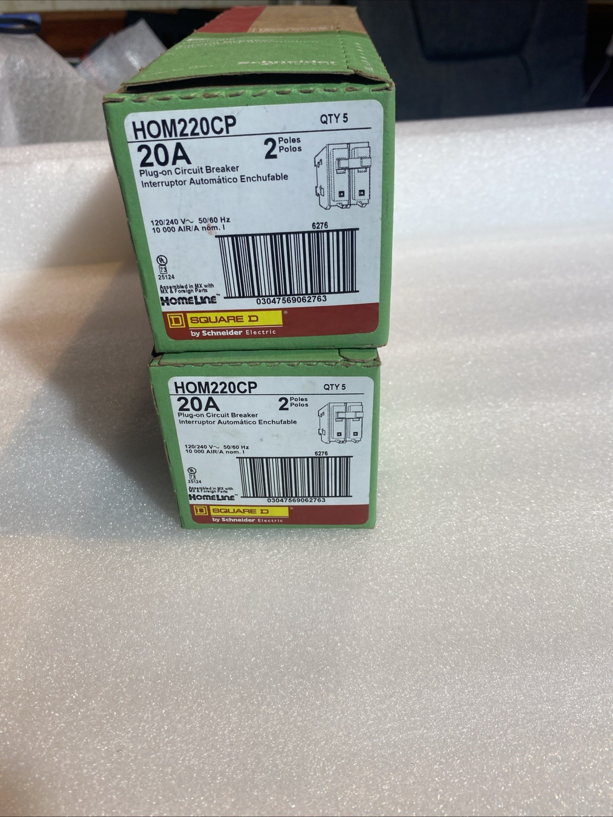 Square D Homeline 20 Amp 2-Pole Circuit Breaker QTY 5 Box HOM220CP