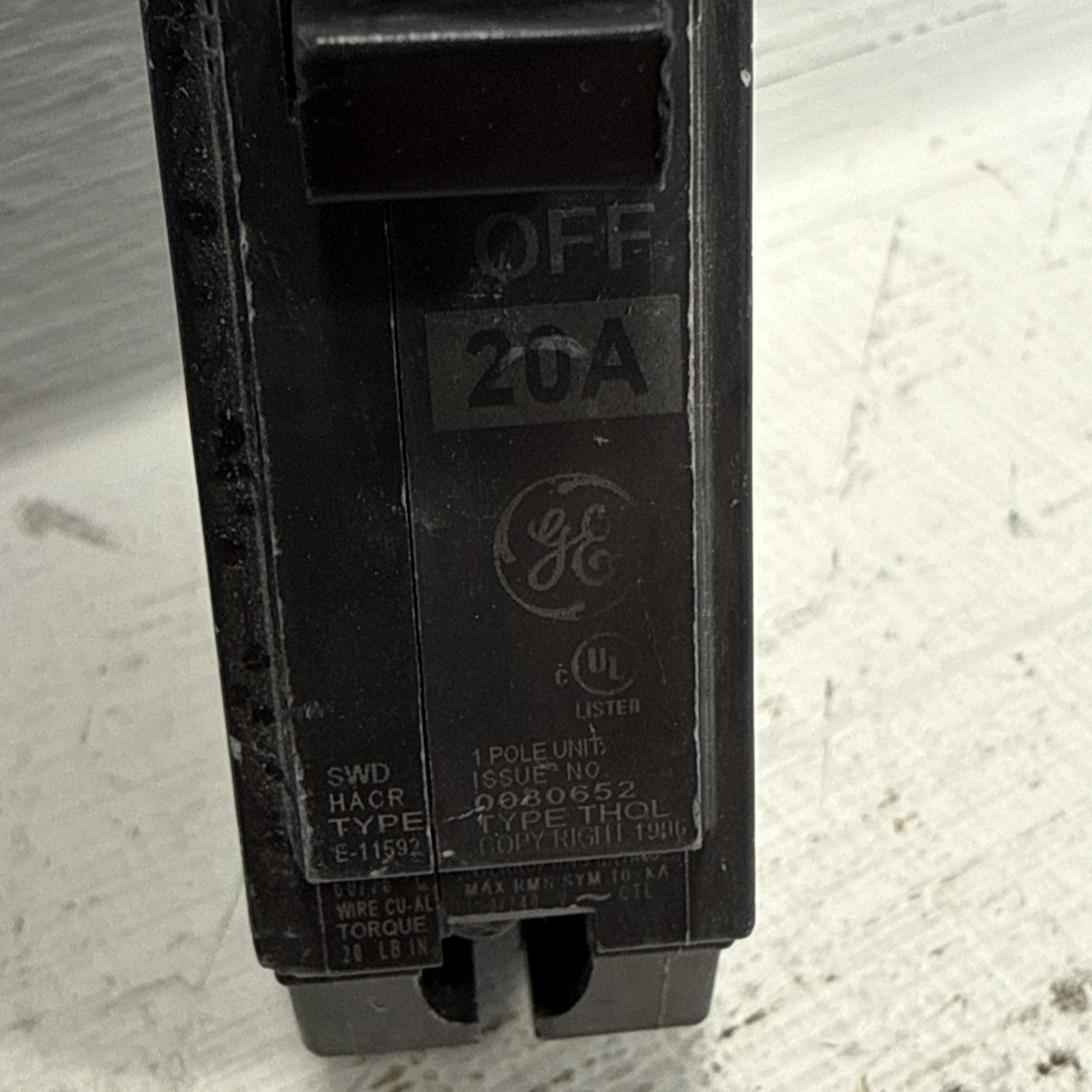 GE THQL1120 Plug-In Circuit Breaker 1 pole 20 Amp 1P 20A Type THQL 120/240VAC