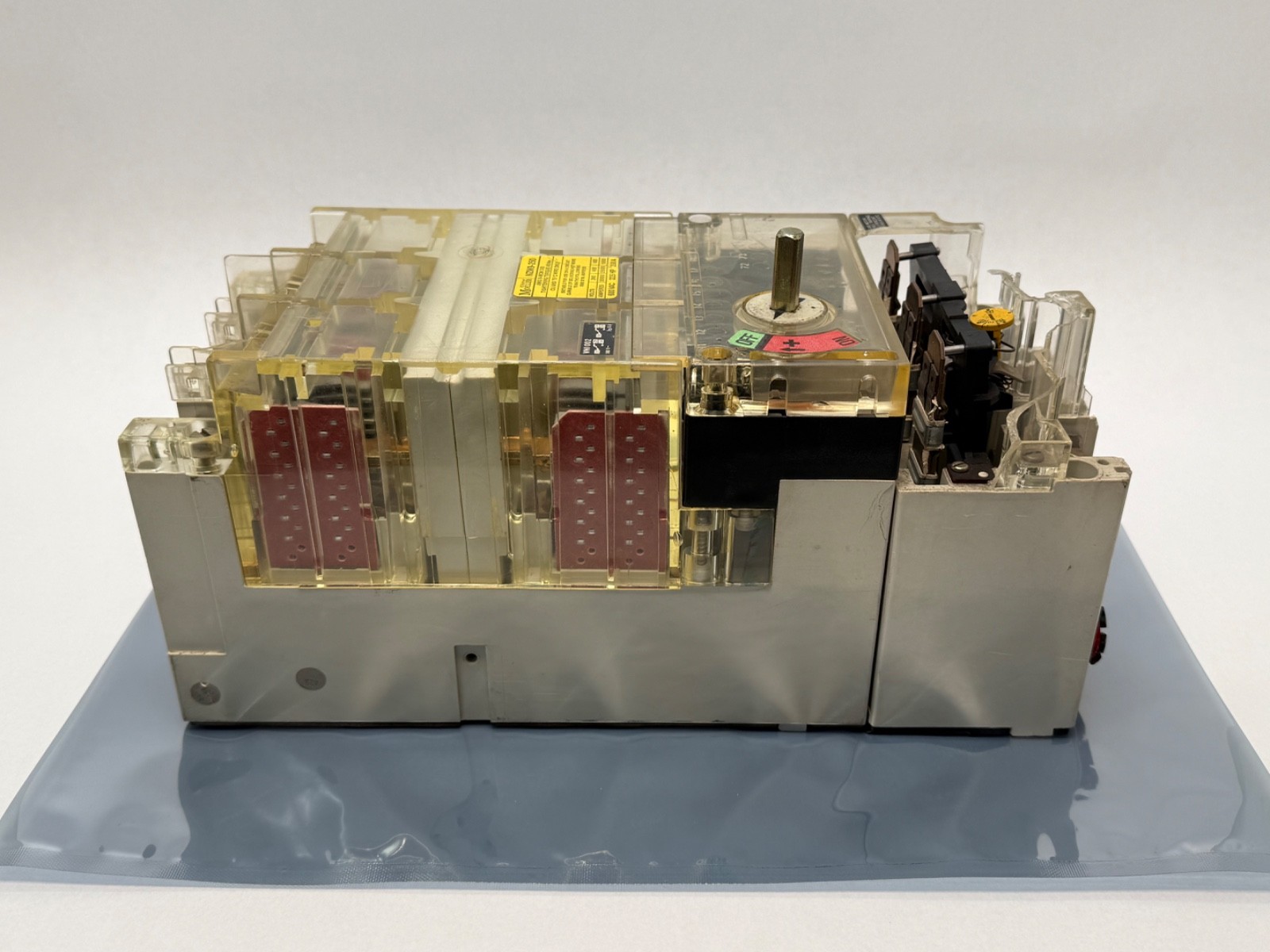 Moeller NZM9-250 Circuit Breaker 600VAC 225HP 250A 3Pole