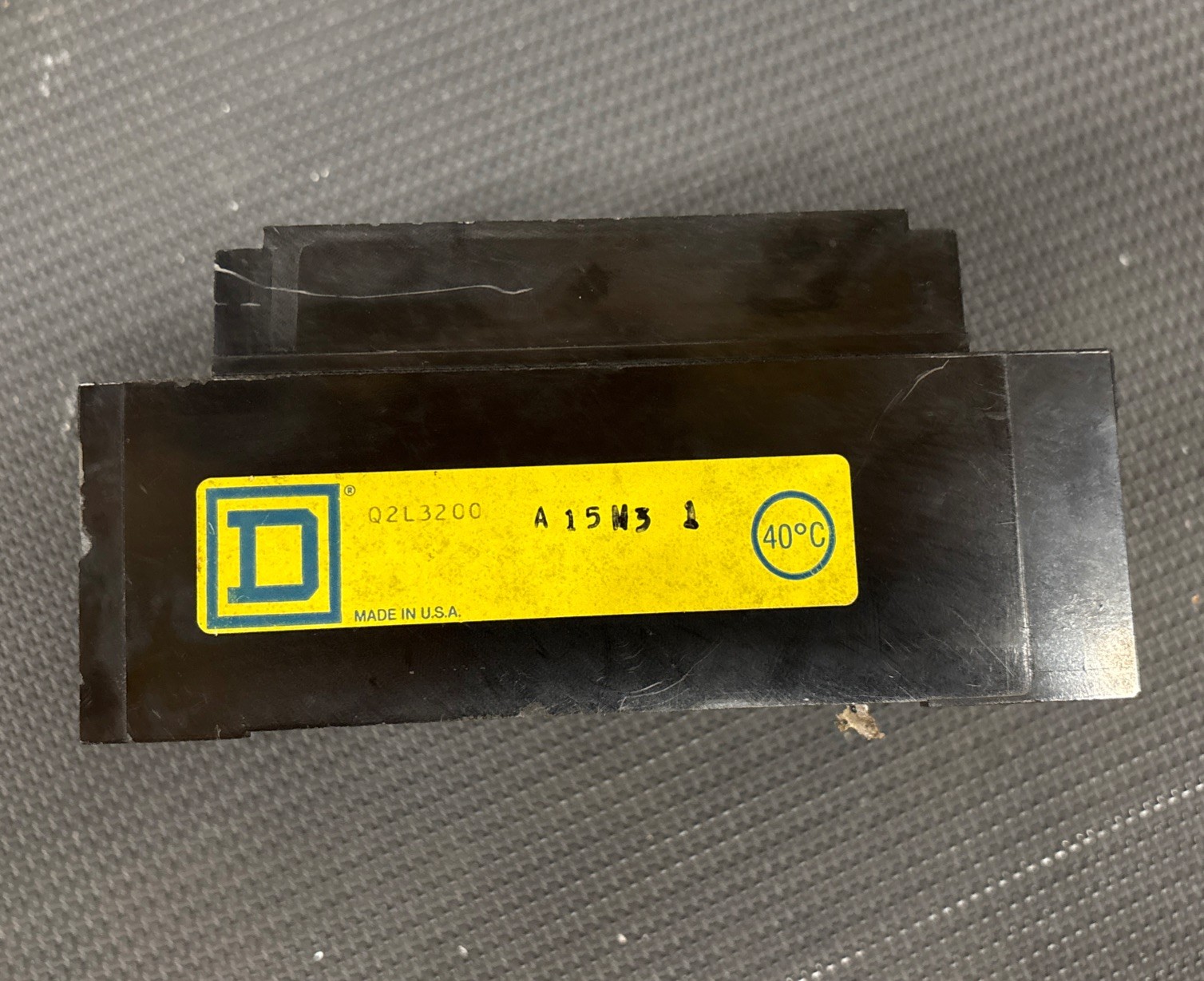 Used Square D 200 Amp Circuit Breaker 240 VAC 3 Pole Q2L3200