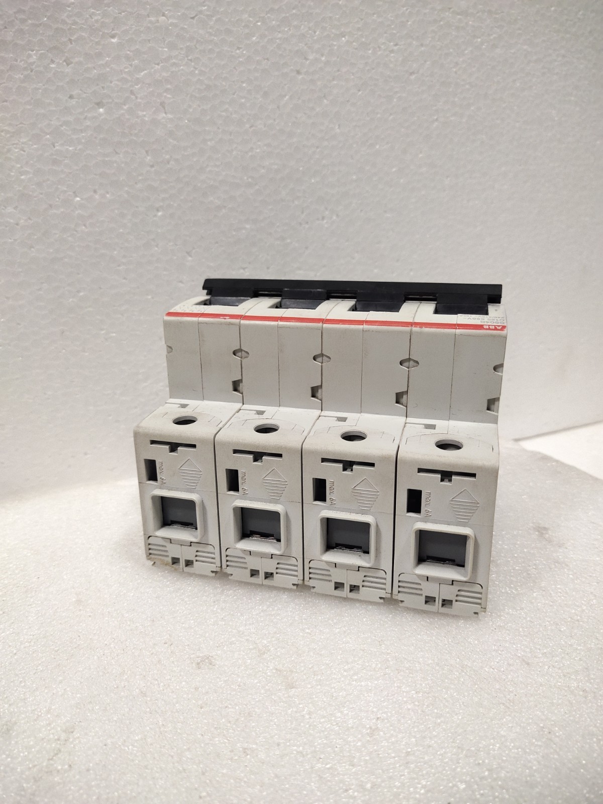ABB S804B-C125/2CCS814001R0844 4 POLE CIRCUIT BREAKER MADE IN SWITZERLAND
