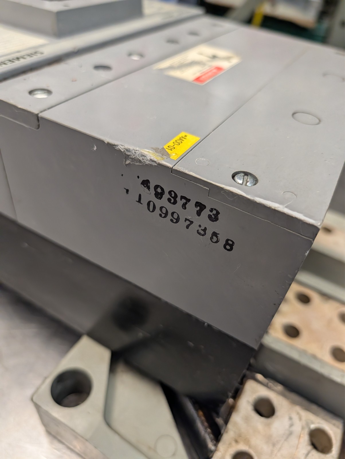 Siemens PXD63S160A 1600 Amp Sentron Molded Case Switch Breaker MB9301 PD/RD