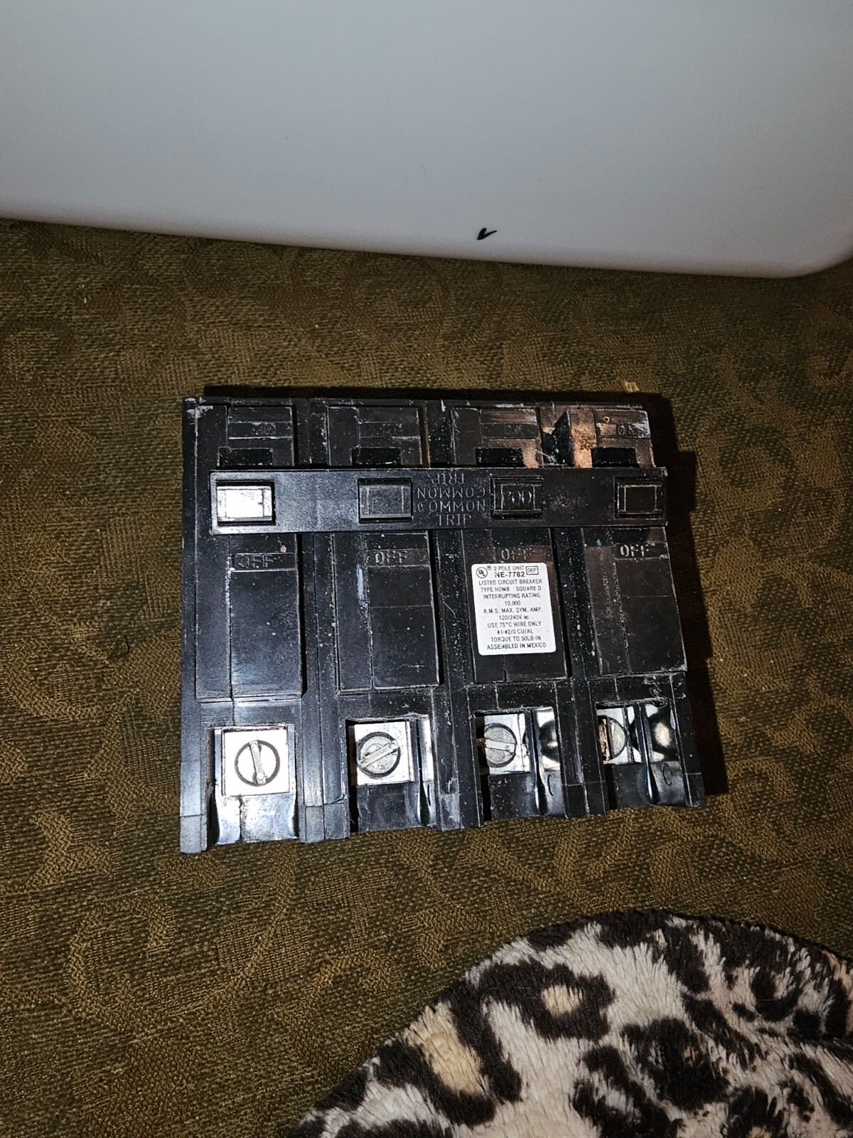 Square D Homeline HOM2200 4 Pole 200A 120/240VAC LC HOM Main Circuit Breaker