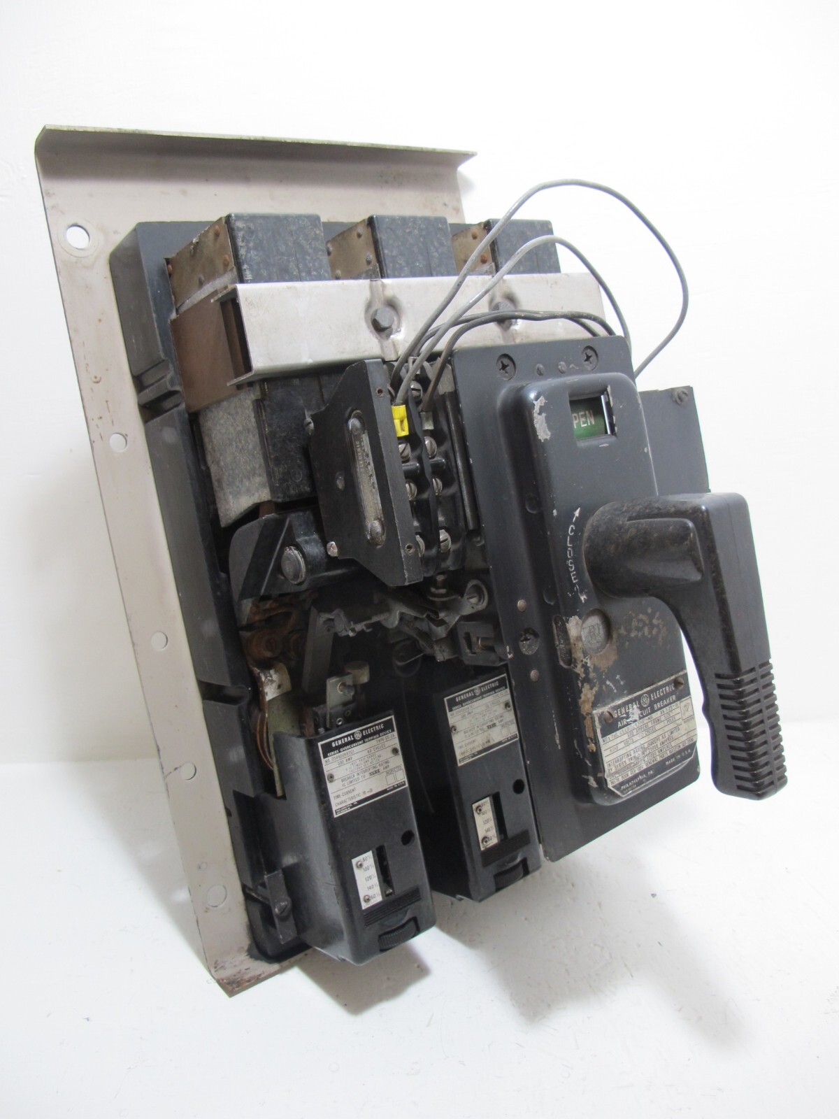General Electric Air Breaker AK-1-25-9 600 Amp 600 V EC-2A 300A Trip AK125-9 GE
