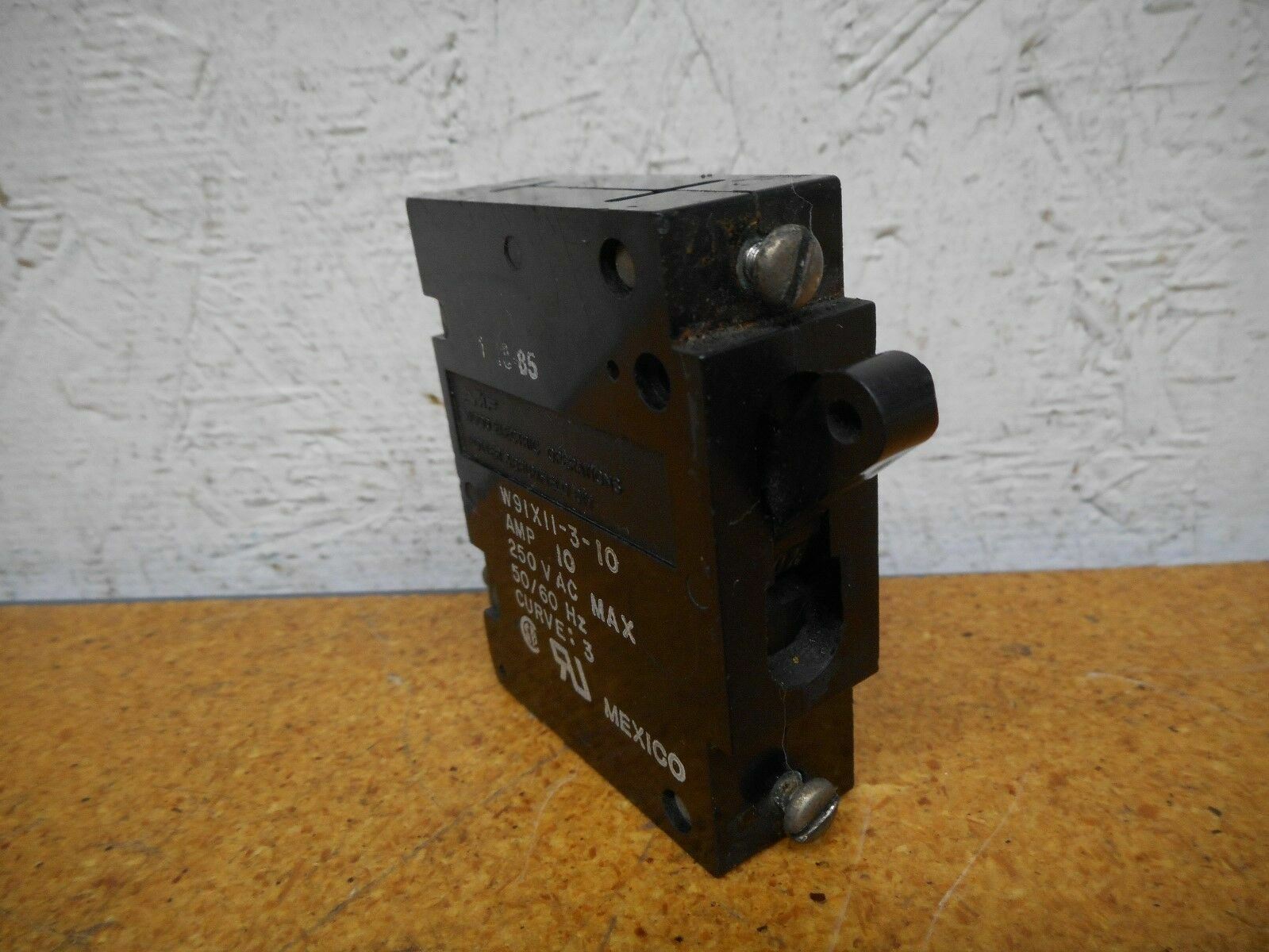 AMF Wood Electric W91X11-3-10 Circuit Breaker 10A 250VAC 50/60Hz 1P Curve 3 Used