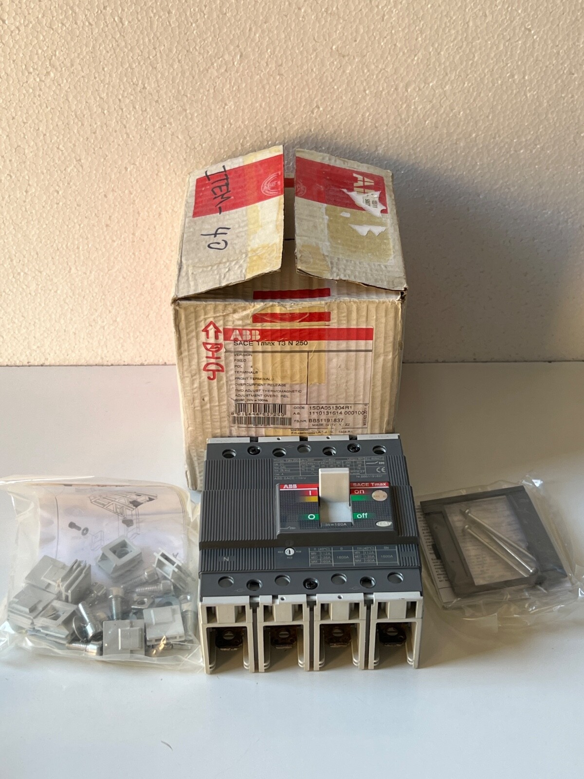 ABB SACE TMAX T3 N 250 1SDA051304R1 CIRCUIT BREAKER