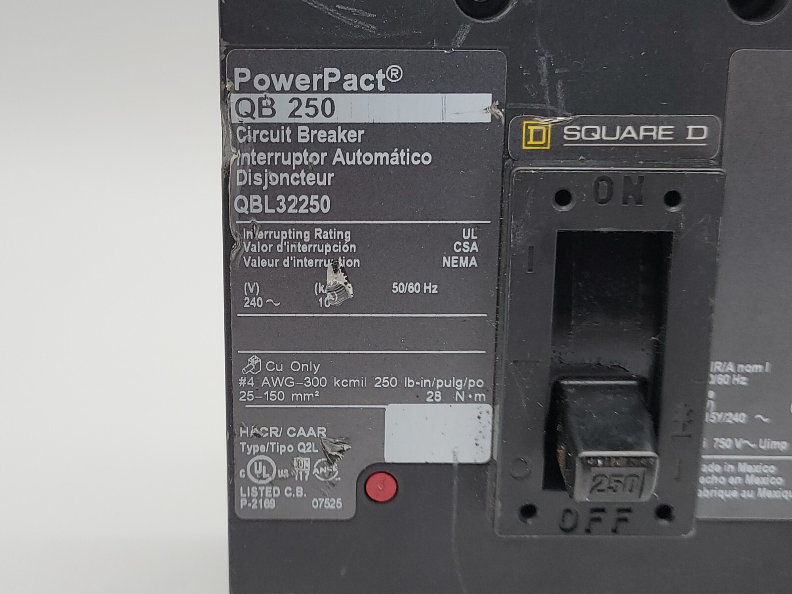 Square D QBL32250 PowerPact Feed-Thru Circuit Breaker 250A 240VAC 3P 3PH QB250