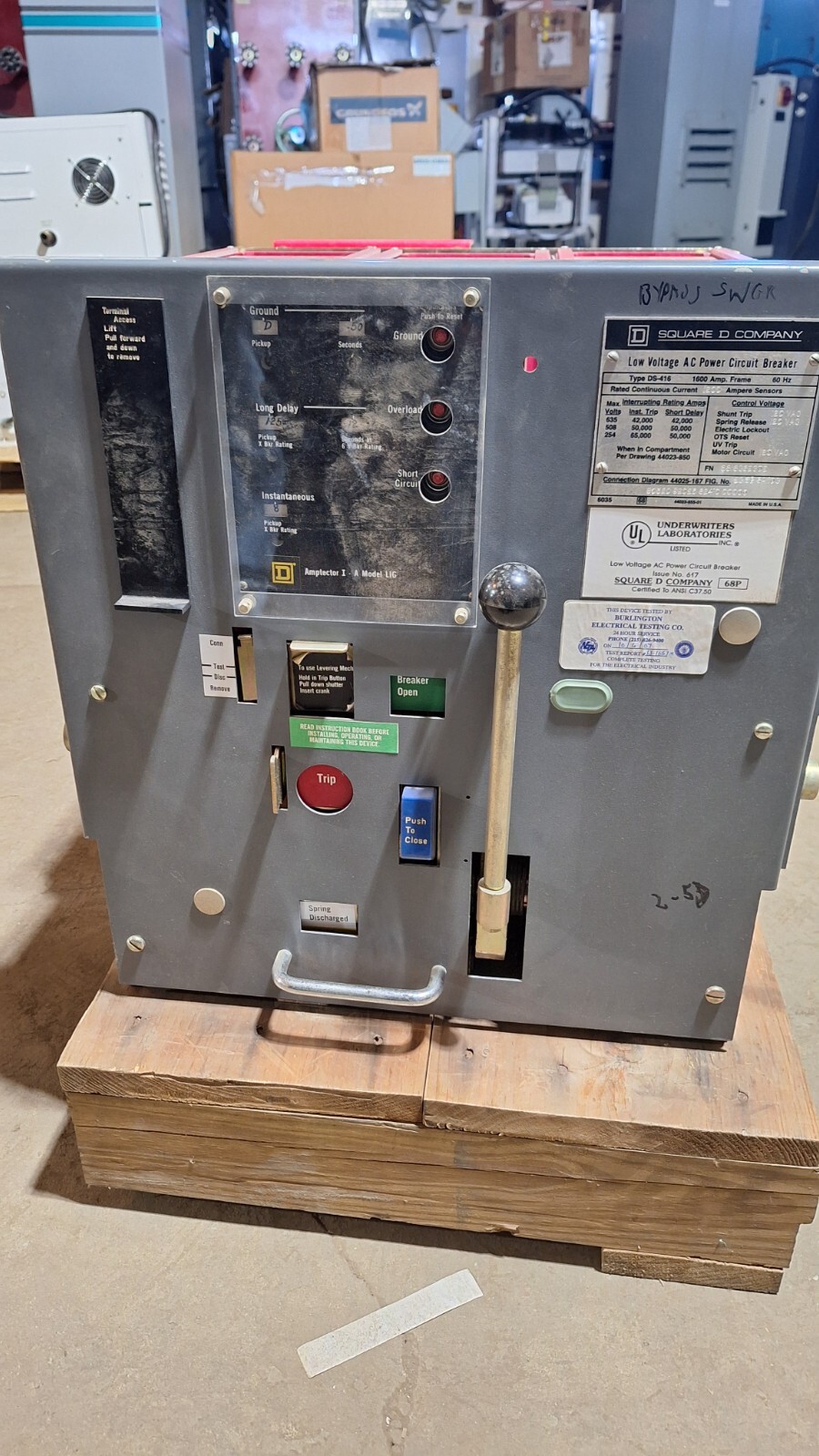SQUARE D DS-416 1600 AMP Frame 1200 3 POLE CIRCUIT BREAKER Amptector LIG Trip