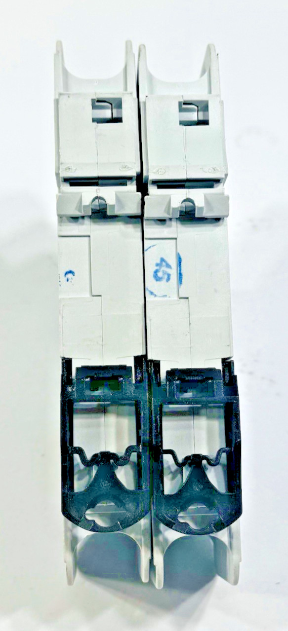 Lot of 2 ea GE EP101ULHC6 / 690271 E256870 6 Amp Mini Circuit Breaker 1 Pole 120