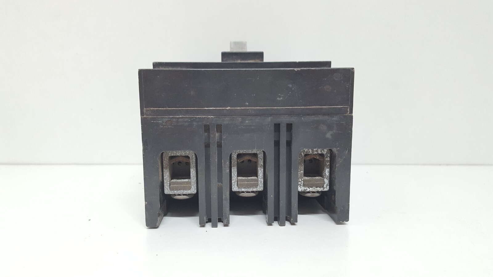 GE TED136060 CIRCUIT BREAKER 3 POLE 60 AMPS 600VAC / TESTED OK