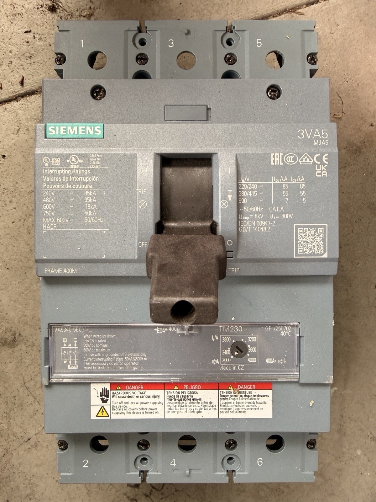 Siemens 3VA5340-6EC31-0AA0 Circuit Breaker 400A 3P 65k@480v New Without Lugs
