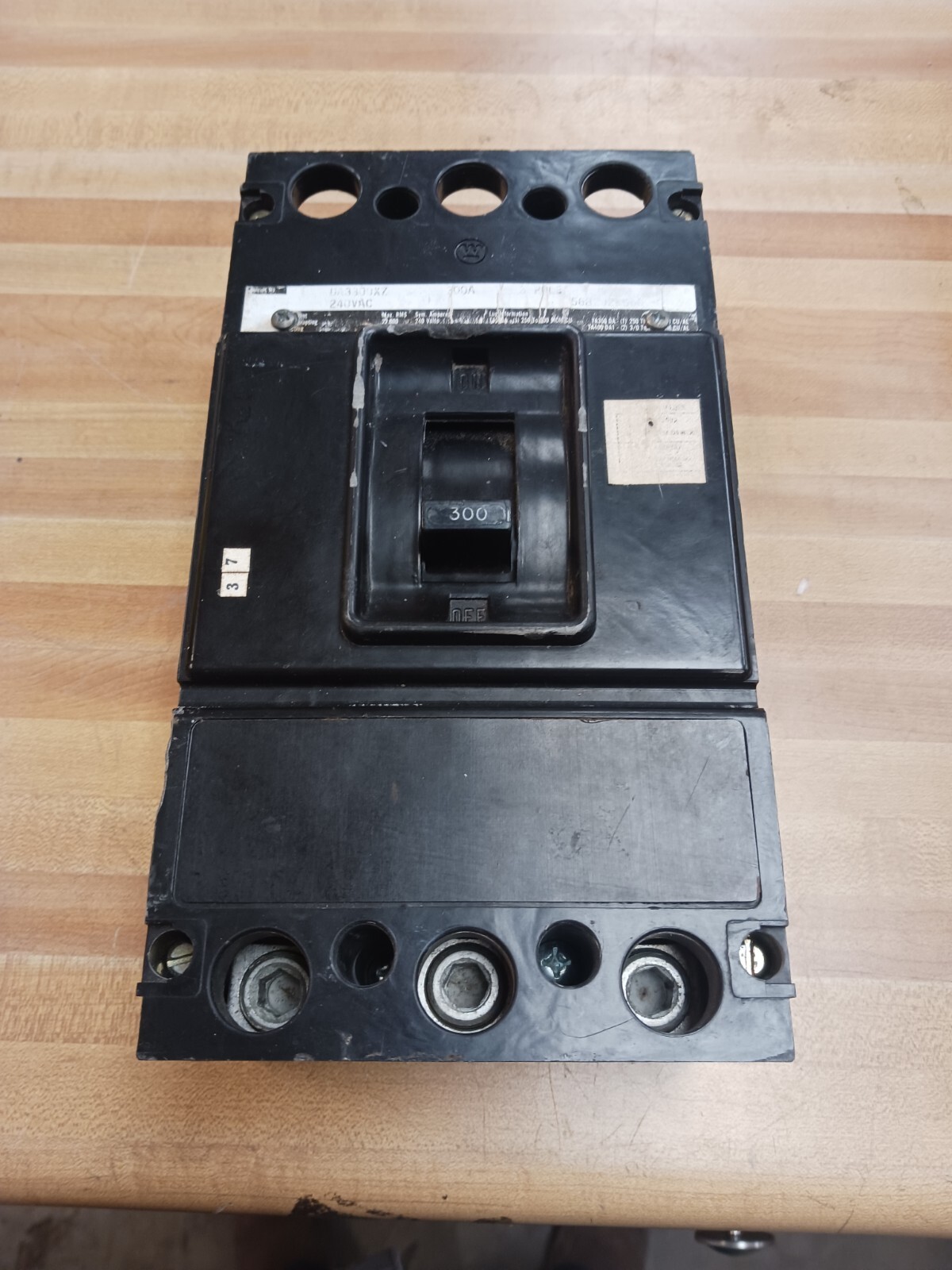 DA3300AZ WESTINGHOUSE BREAKER