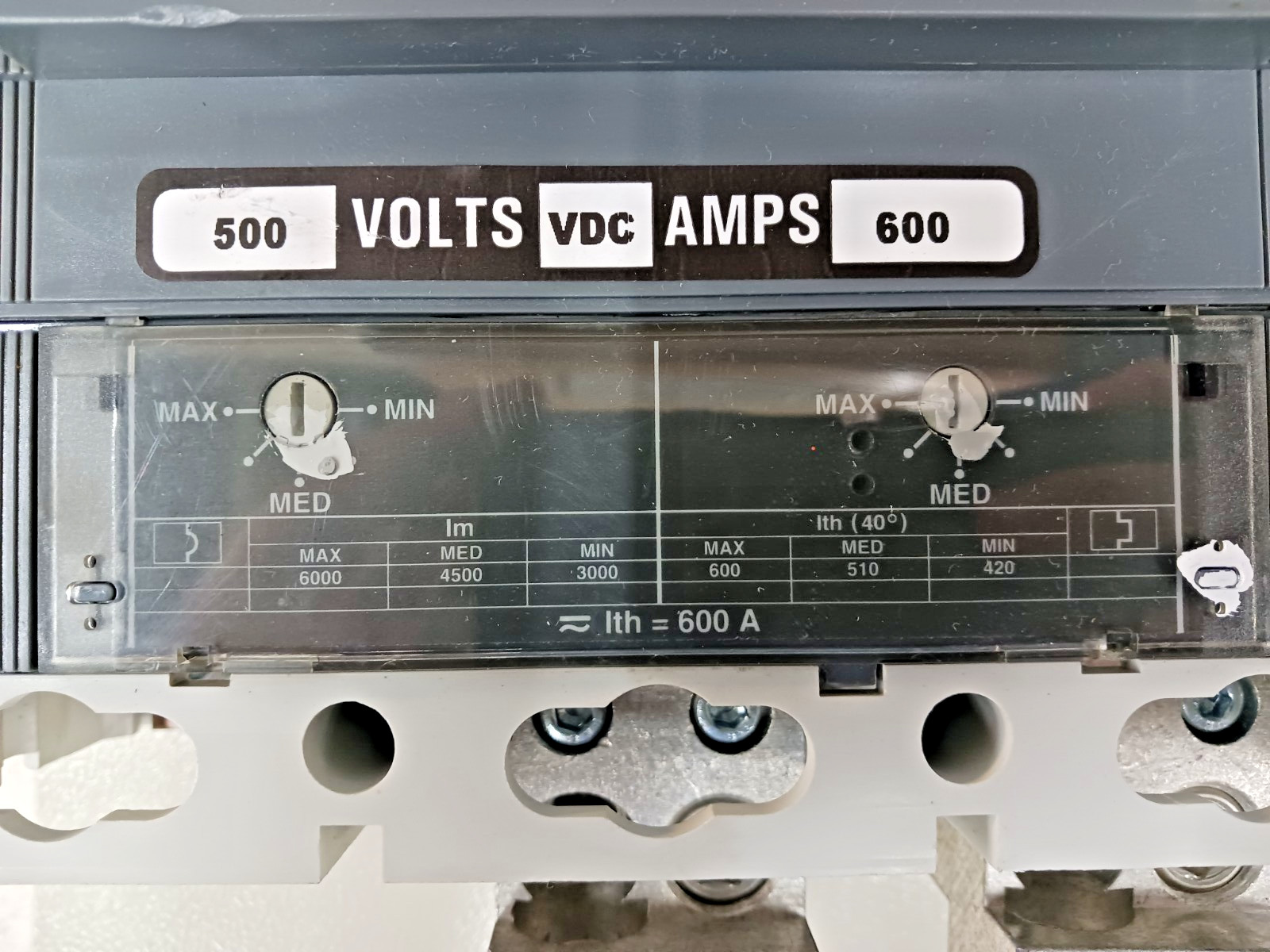 ABB 600 Amp Circuit Breaker W/ Undervoltage & Aux 3 Pole 600 VAC K6TH-2/K6TJ-2