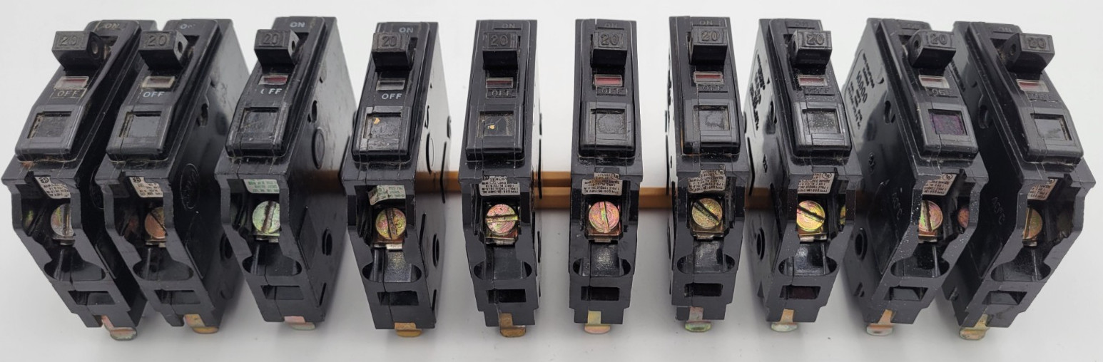 Square D QOB120 20A 1-Pole Bolt On Circuit Breakers Type QOB (Lot of 10) USED