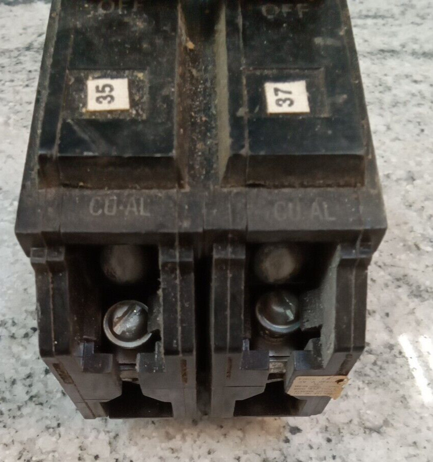 General Electric/Breaker/ TQB2120 /20A /2P/240V/TQL-AC/GROVE /Bolt-On/USE( L164