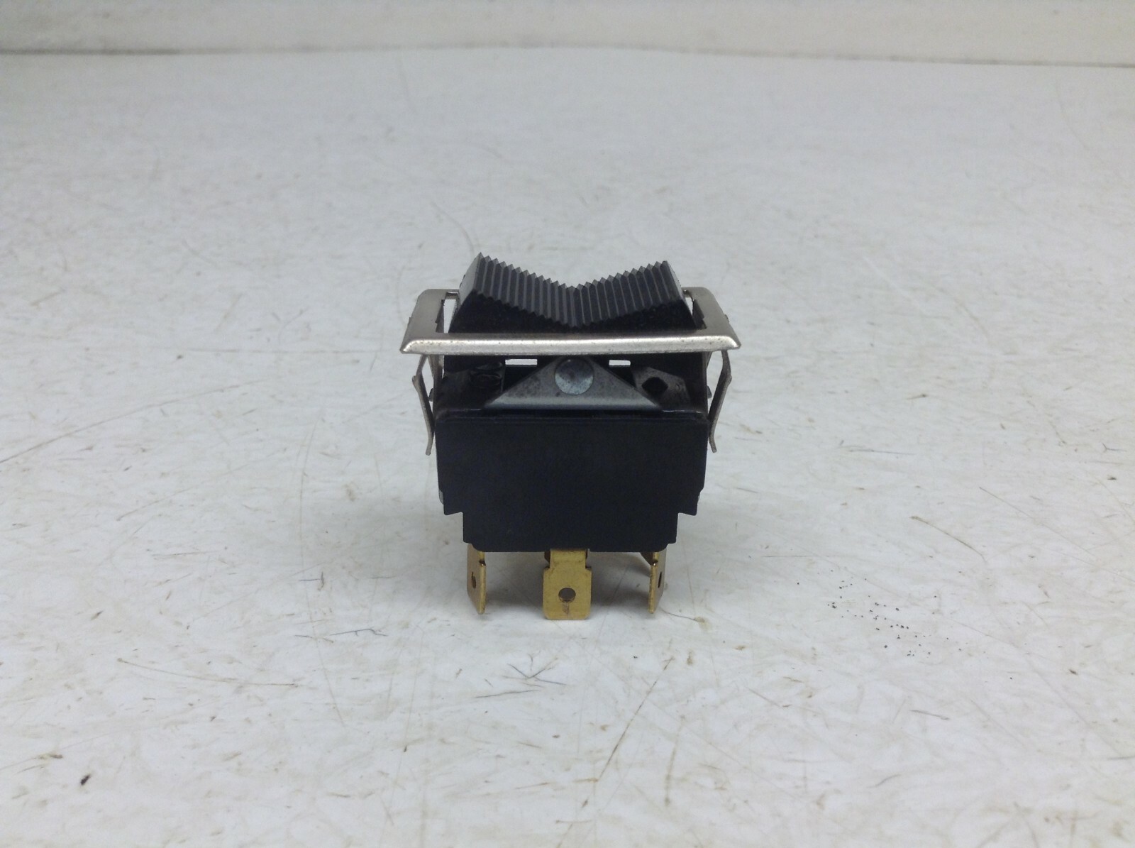 USA 9318 Toggle Rocker Switch 6 A 125 V 3 Amp 250 VAC (OK)