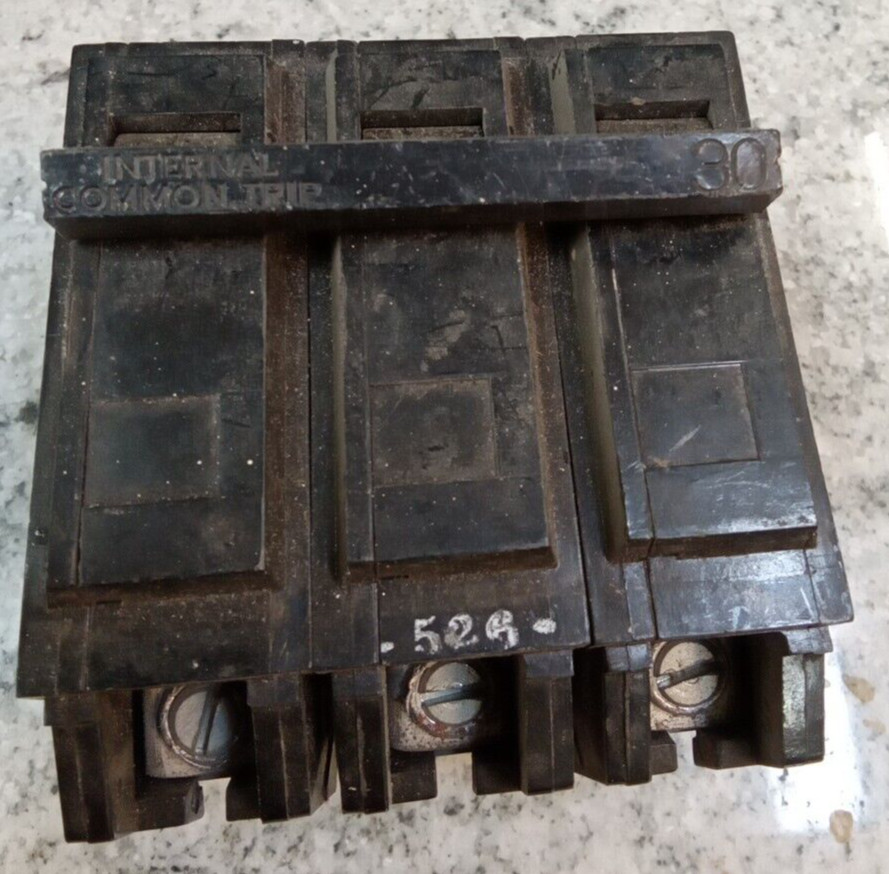 GE/ BREAKER/ TQL32030 /3 Pole /30A /240V/ GROVE/Plug In /TQL-AC/USE(L167