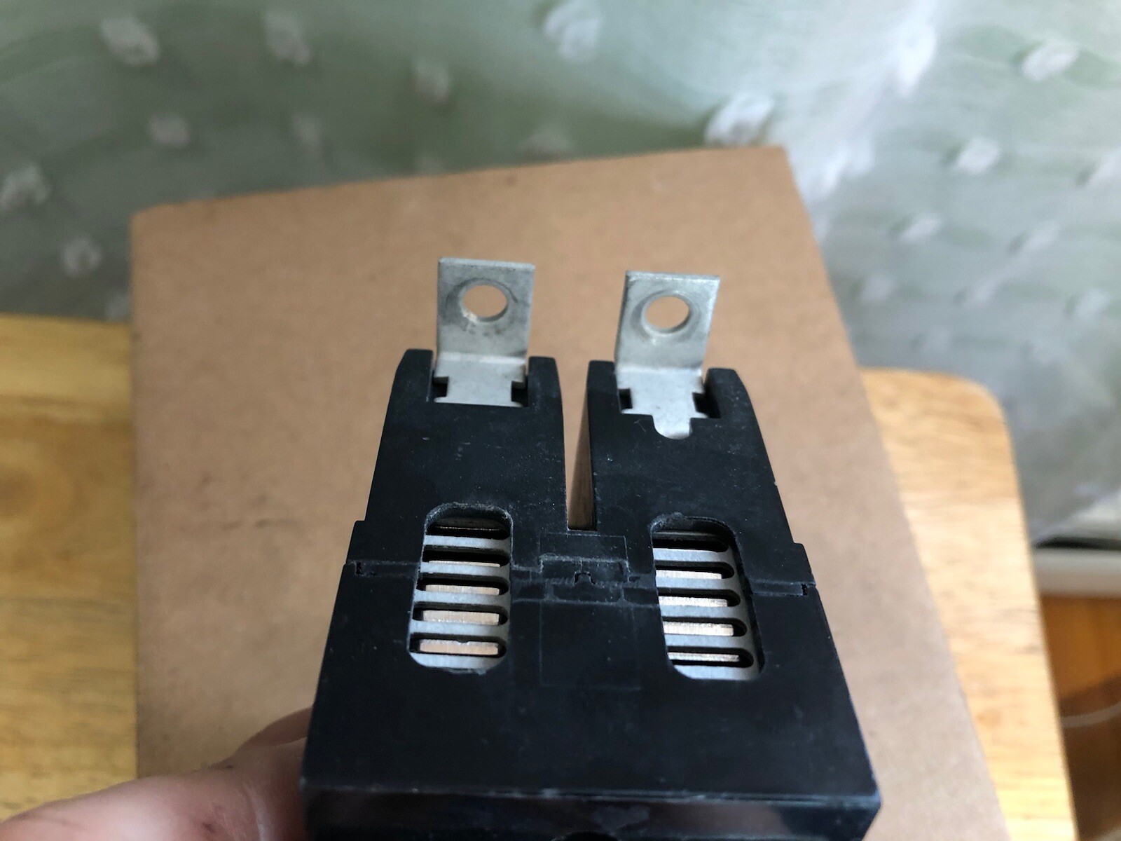 NEW TAKEOUT GHB2015 EATON 15 AMP BOLT-ON CIRCUIT BREAKER 277/480 VAC 2P 65 kA