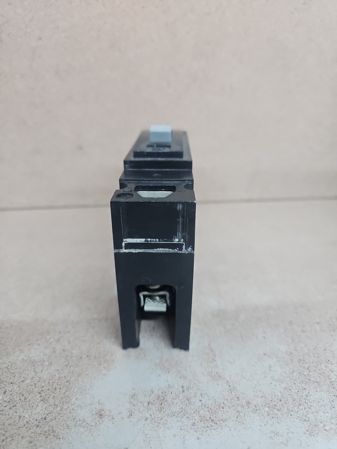 GE TED113020 Circuit Breaker, 20A, 1P, 277V