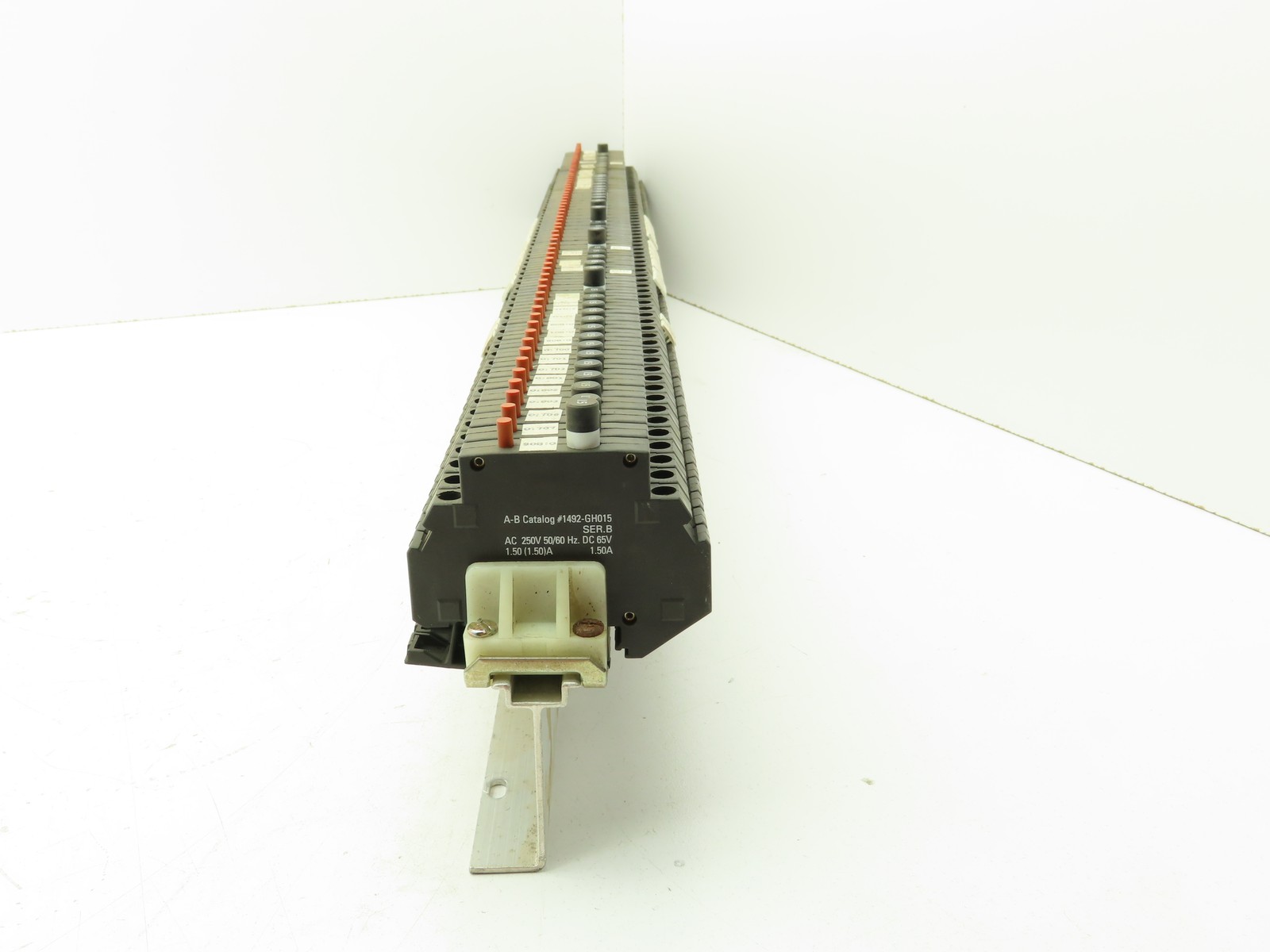 Allen Bradley 1492-GH015 Din Rail 1.5A Circuit Breaker Ser B 250V Lot of 64