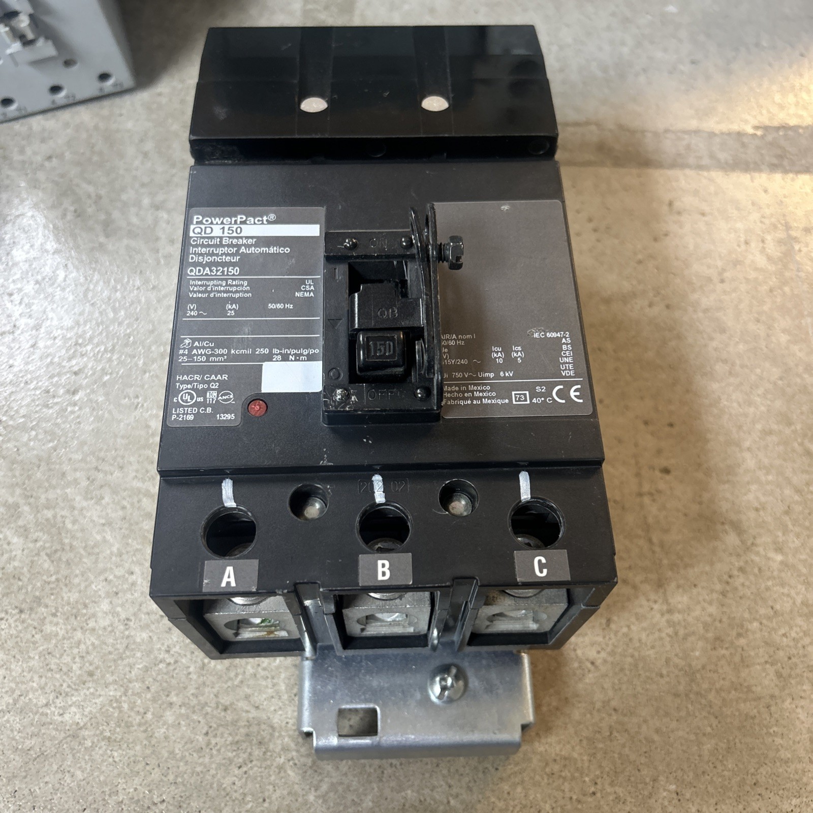 Square D CAT# QDA32150 150A/240V 3 POLES TESTED, GUARANTEED & FREE SHIPPING!