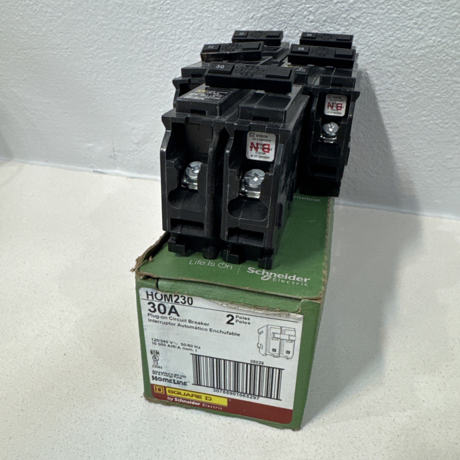 Square D HOM230 Plug-In Circuit Breaker 2-Pole 30-Amp 120/240v