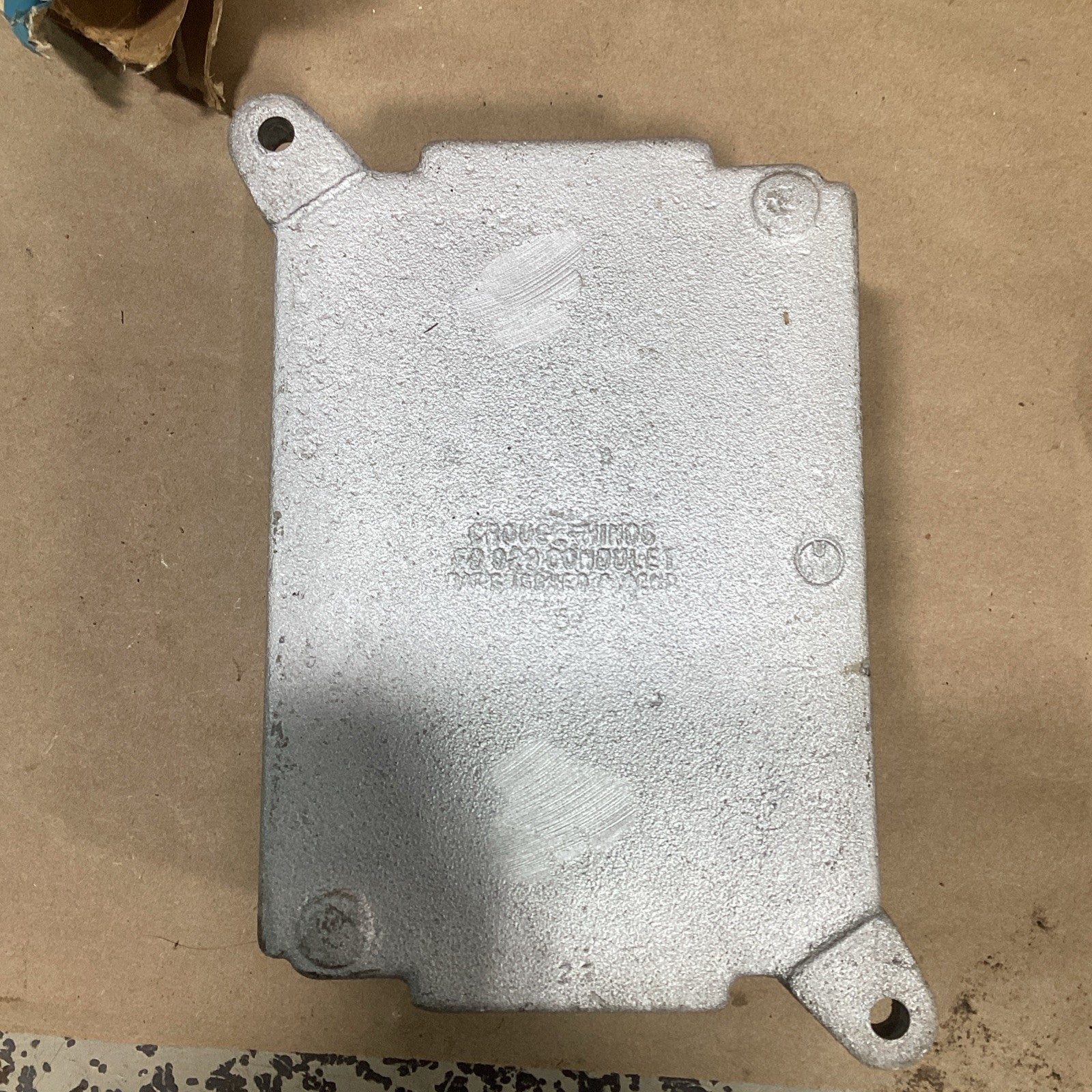 FD029 – Crouse-Hinds Two-Gang Deep FD Cast Device Box, 10-Entry, Feraloy Iron Al