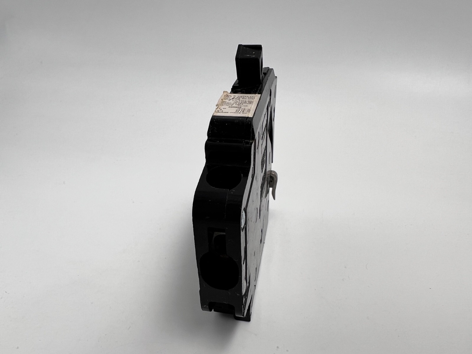 Crouse-Hinds MH115R 15Amp 120v Circuit Breaker Right Hook