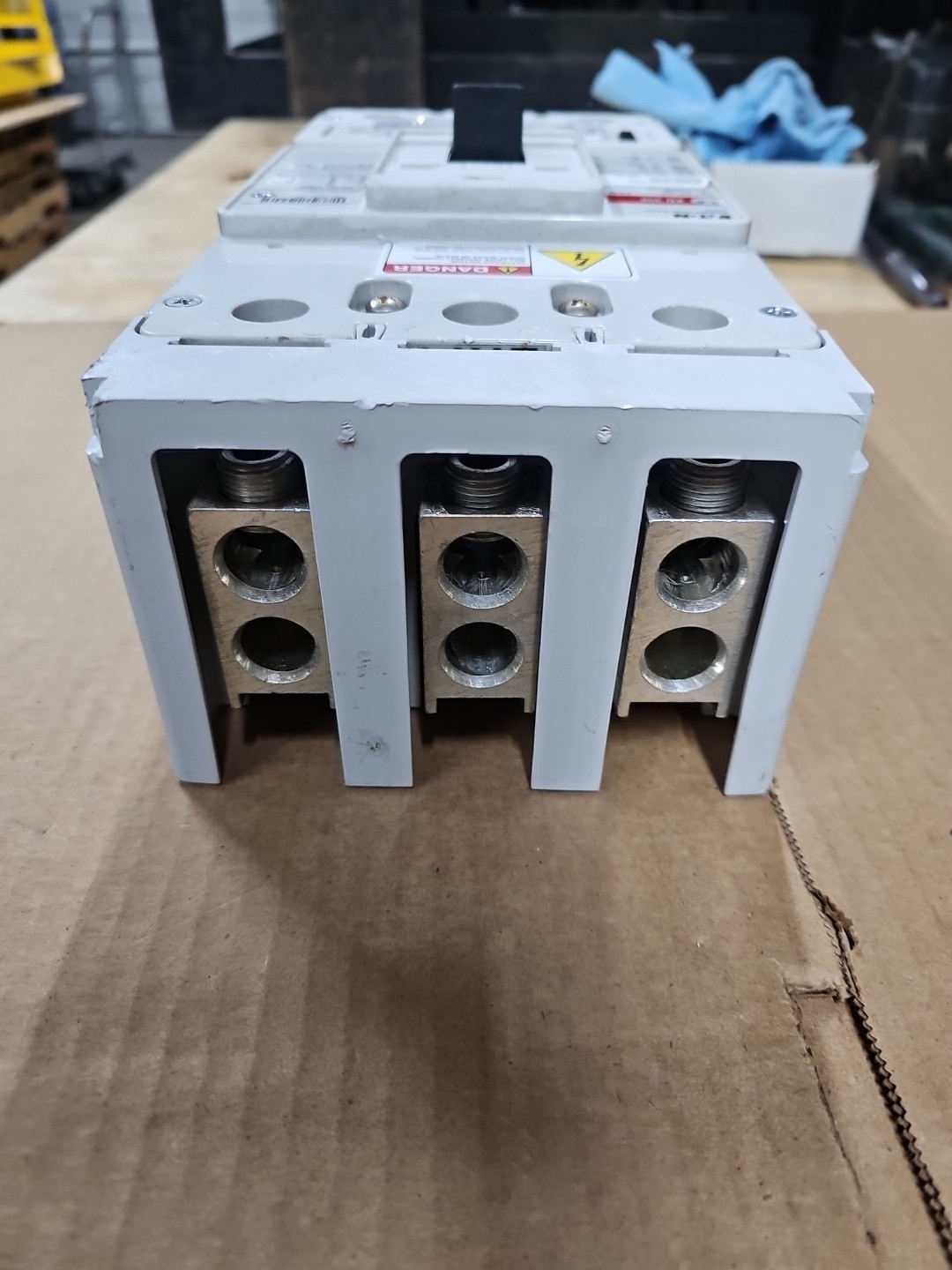 Eaton KD3400 Molded Case Circuit Breaker 400A 3Phases 600V LSI TRIP KES3400LSI