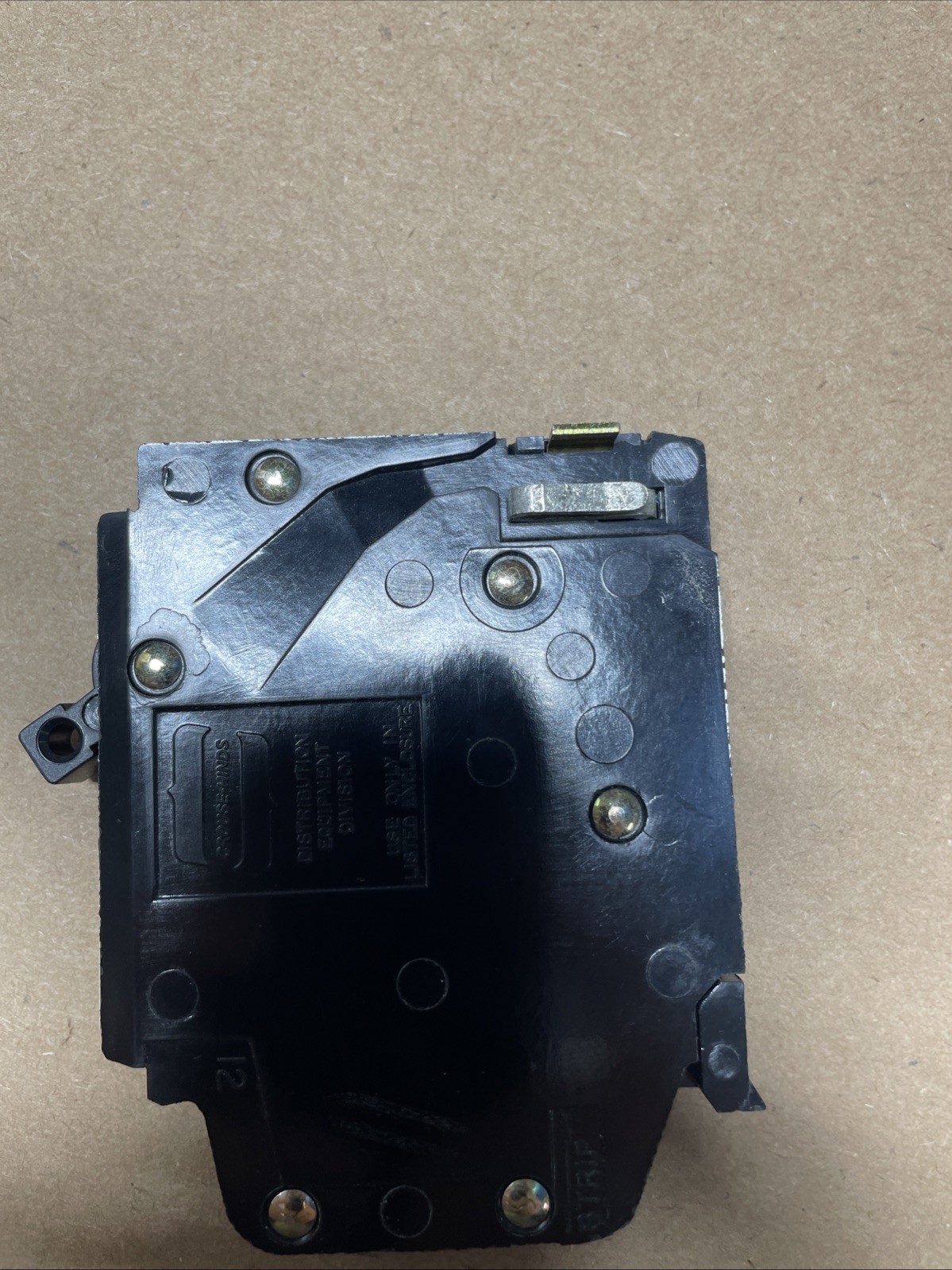CROUSE-HINDS MH15 CIRCUIT BREAKER 15 AMP 15A 1-POLE 120/240V – Right